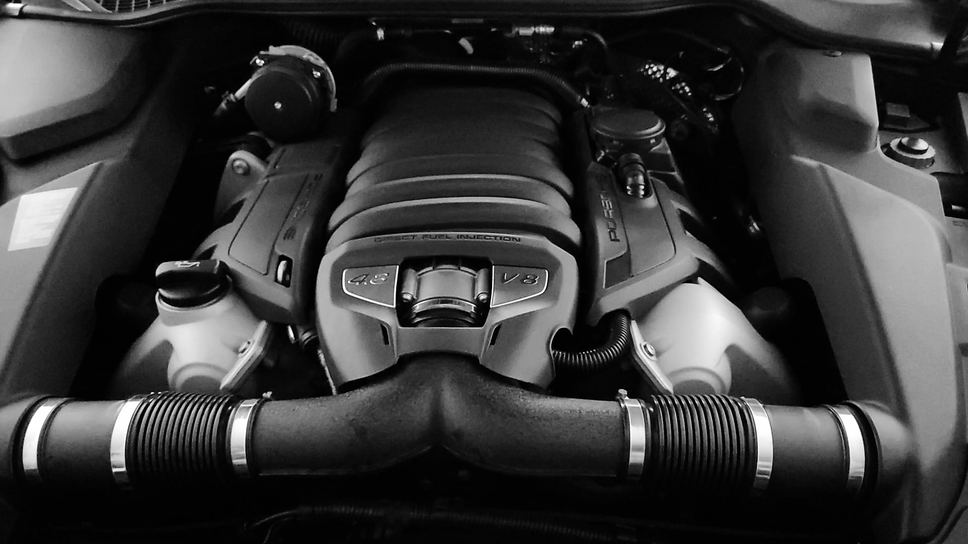 PORSCHE 4.8 V8 GTS TipT-image-4