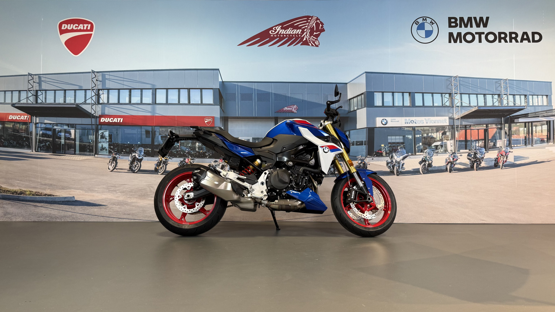 BMW F 900 R A2 Sport 35KW / Leasing à partir de 0.9%-image-4