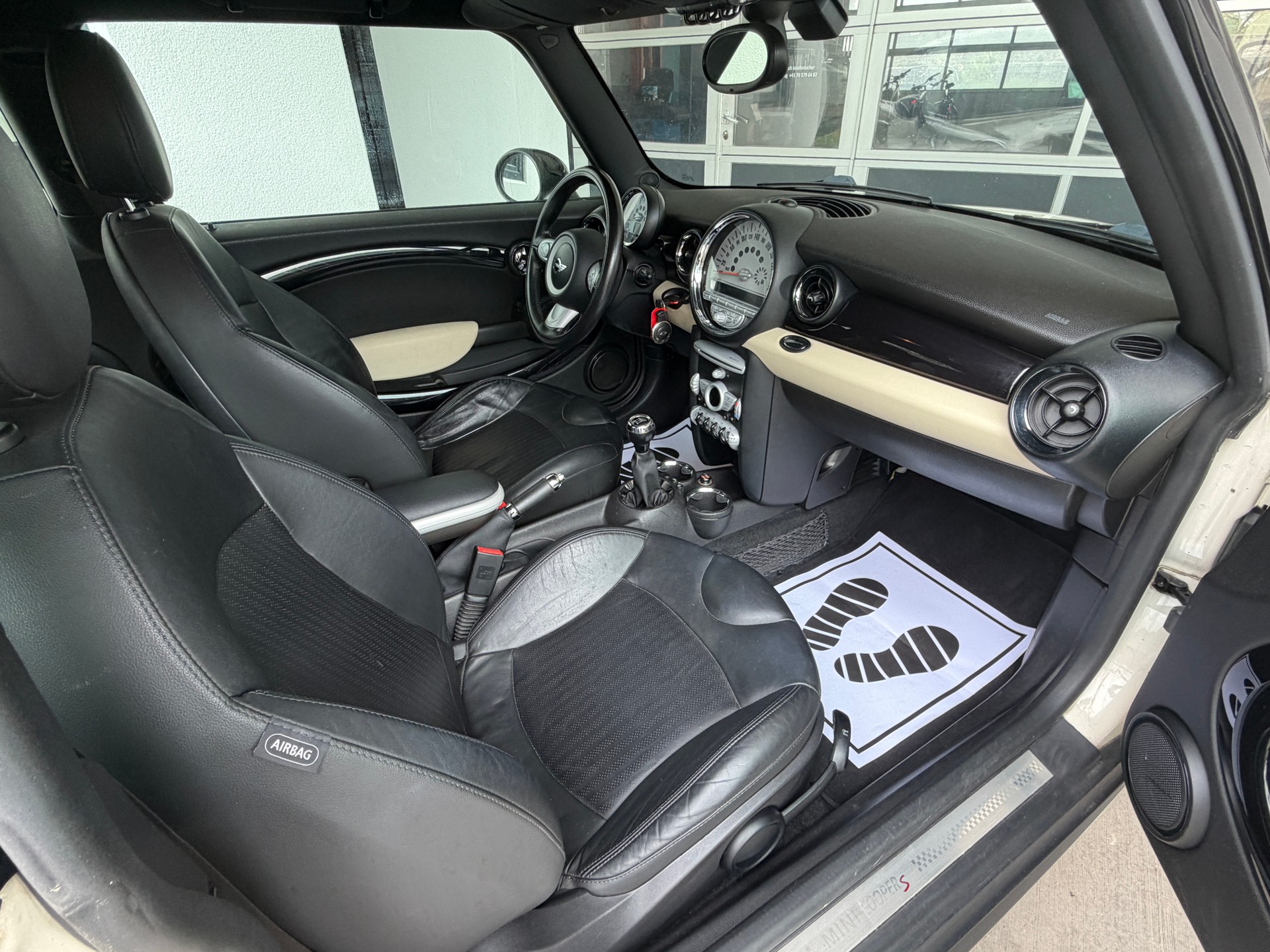 MINI Cooper S-image-9