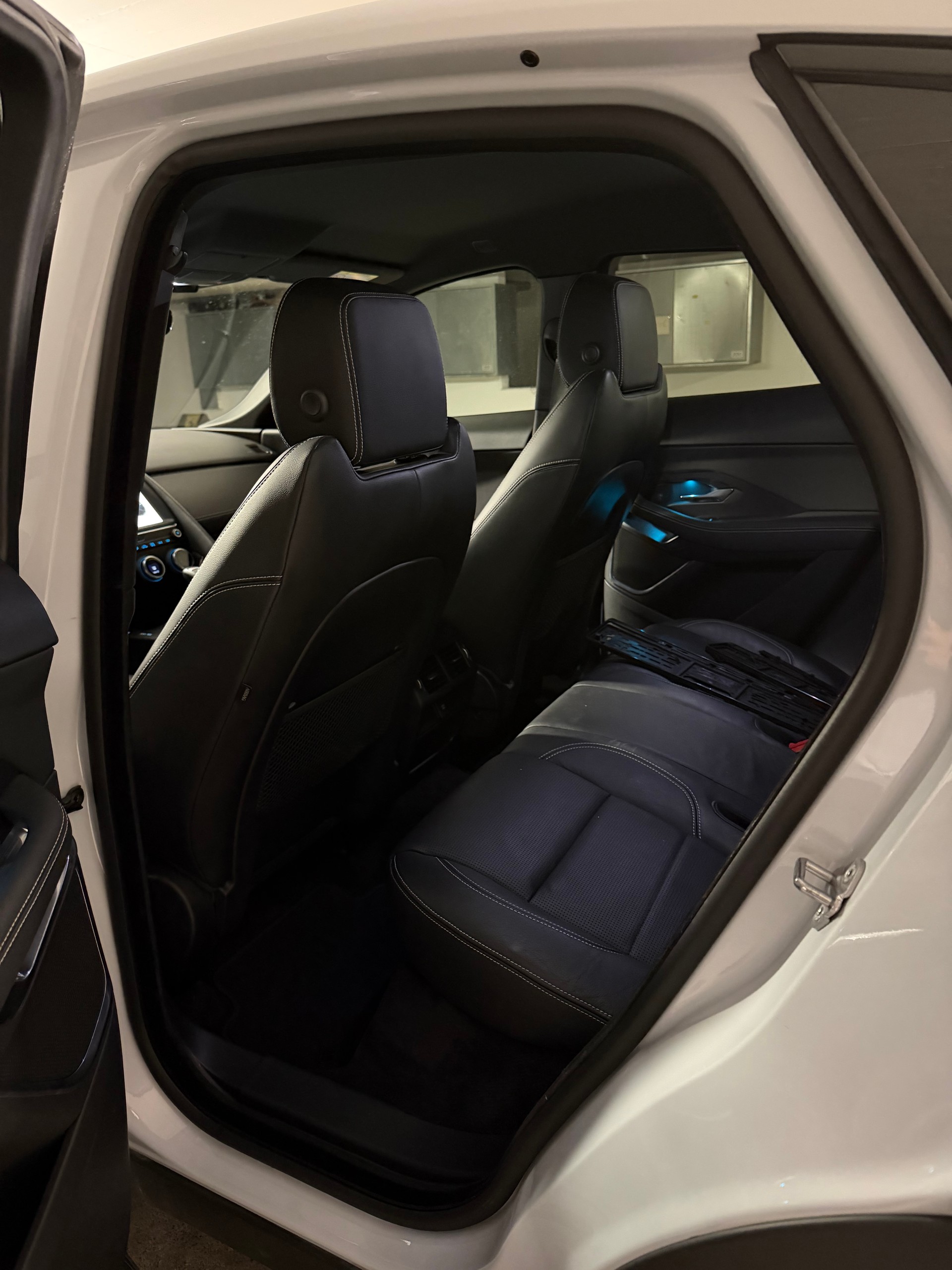 JAGUAR E-Pace 2.0 P250 R-Dynamic S AWD Automatik-image-6