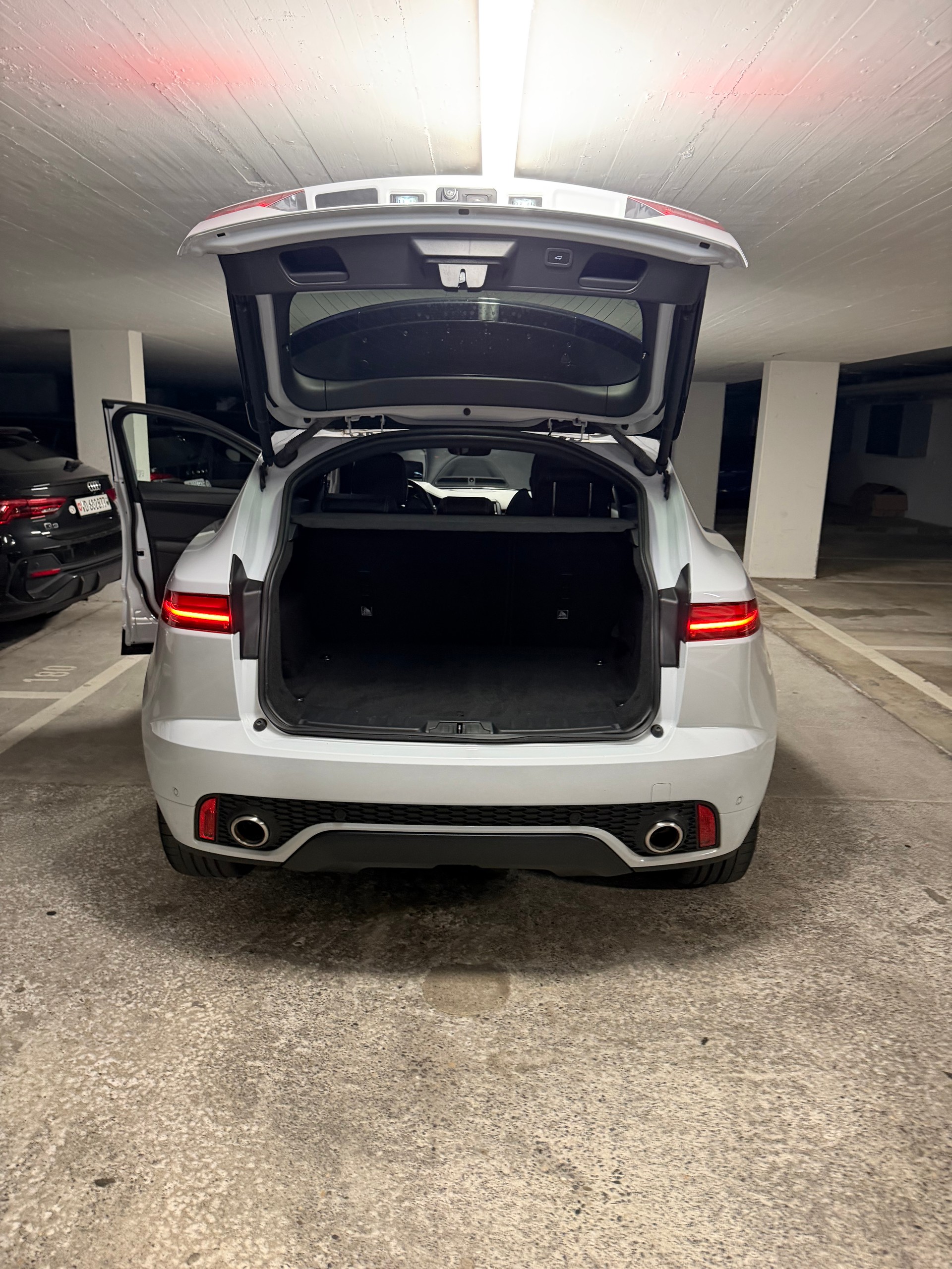 JAGUAR E-Pace 2.0 P250 R-Dynamic S AWD Automatik-image-9