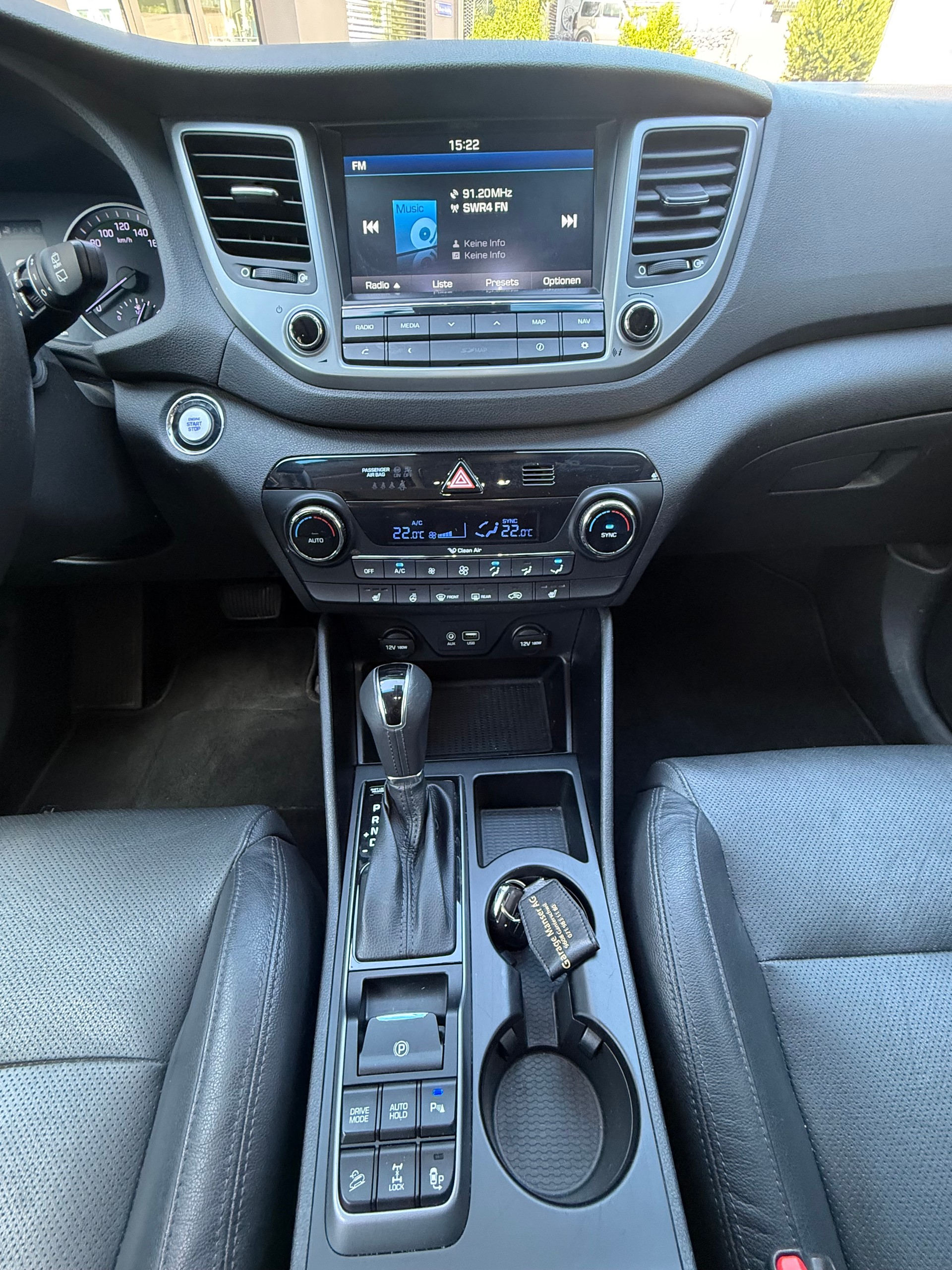HYUNDAI Tucson 2.0 CRDI Launch Edition 4WD Automatic-image-12