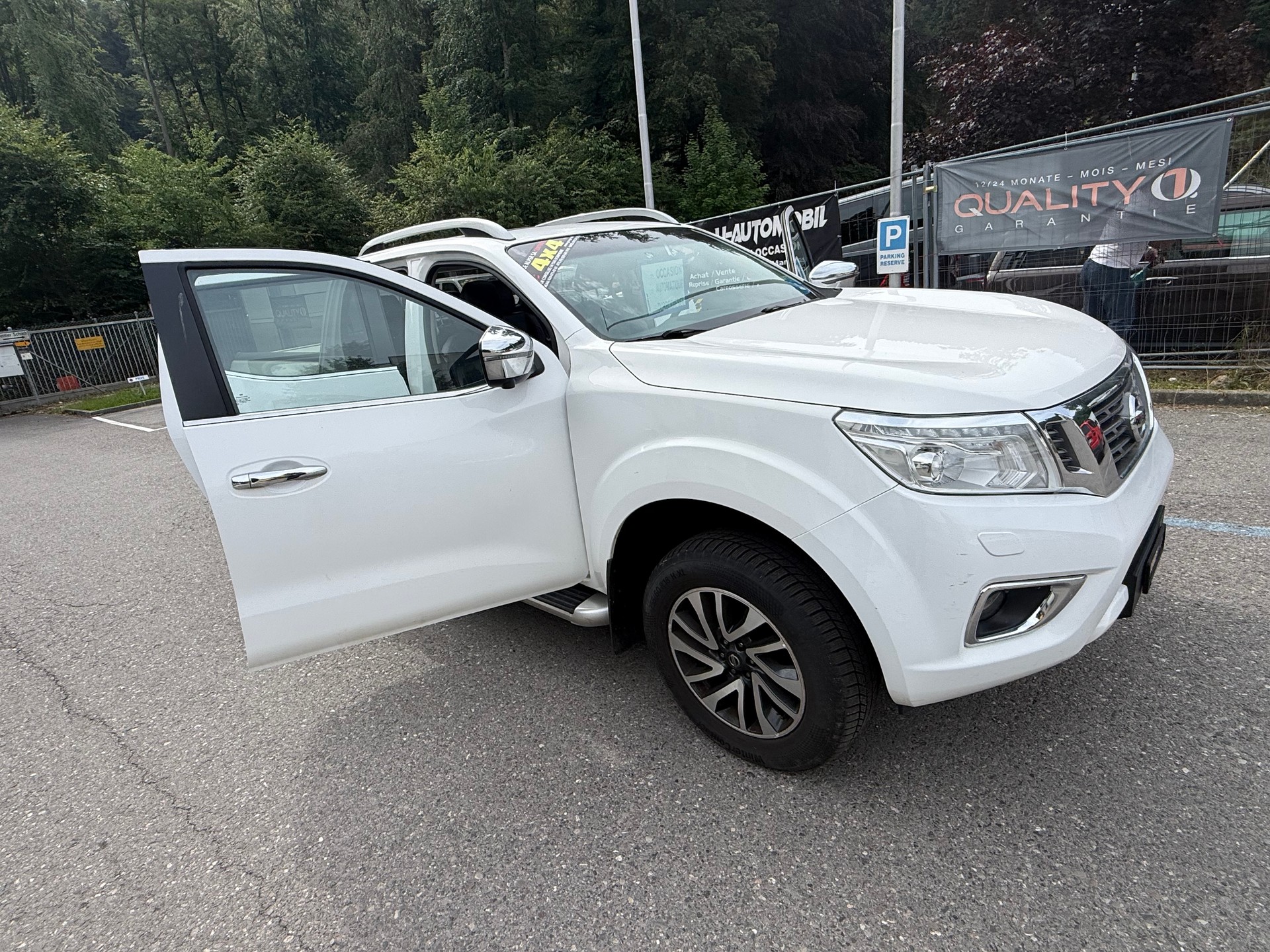 NISSAN Navara Double Cab Tekna 2.3 dCi 4WD Automatic-image-21