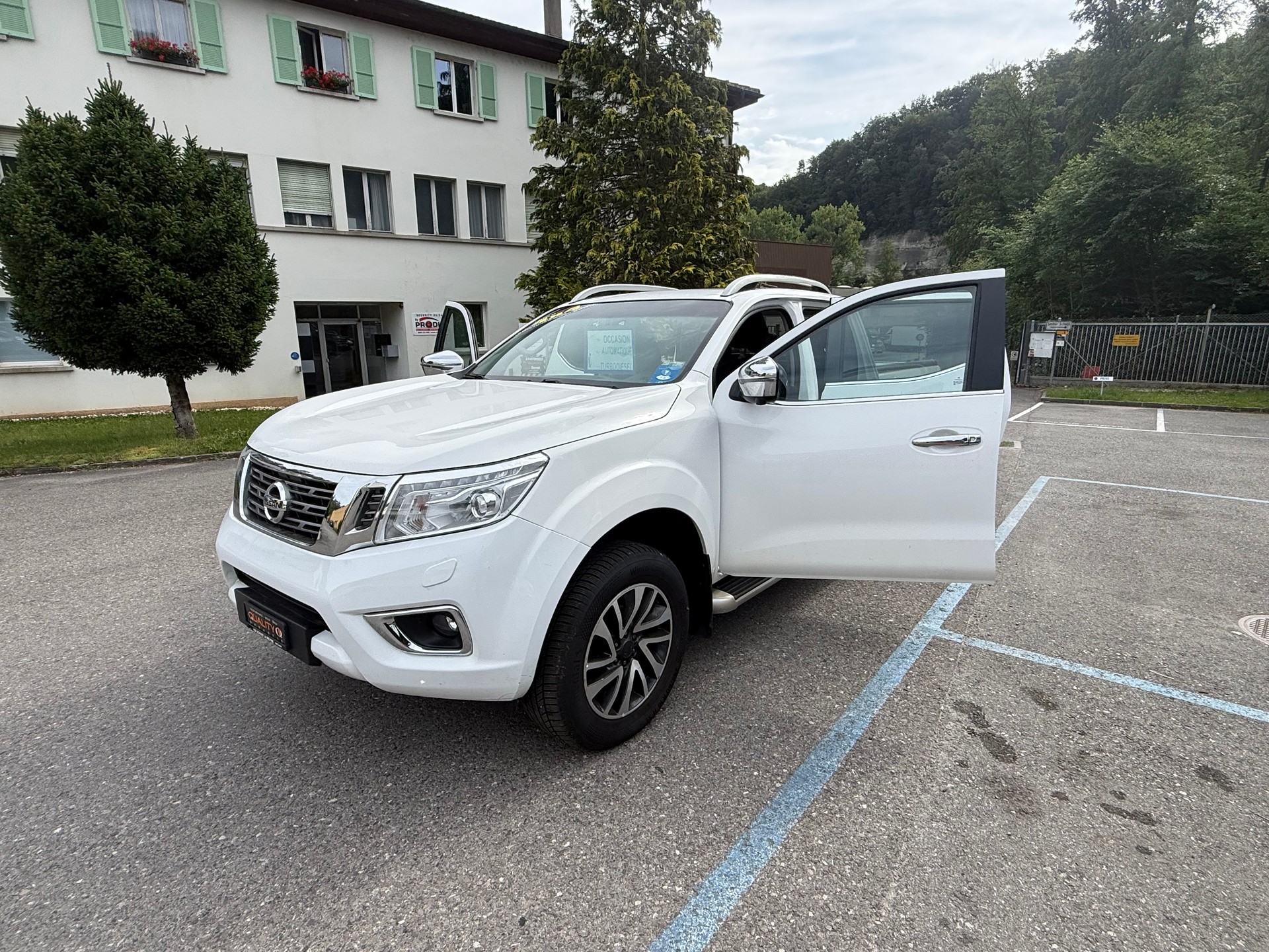 NISSAN Navara Double Cab Tekna 2.3 dCi 4WD Automatic-image-15
