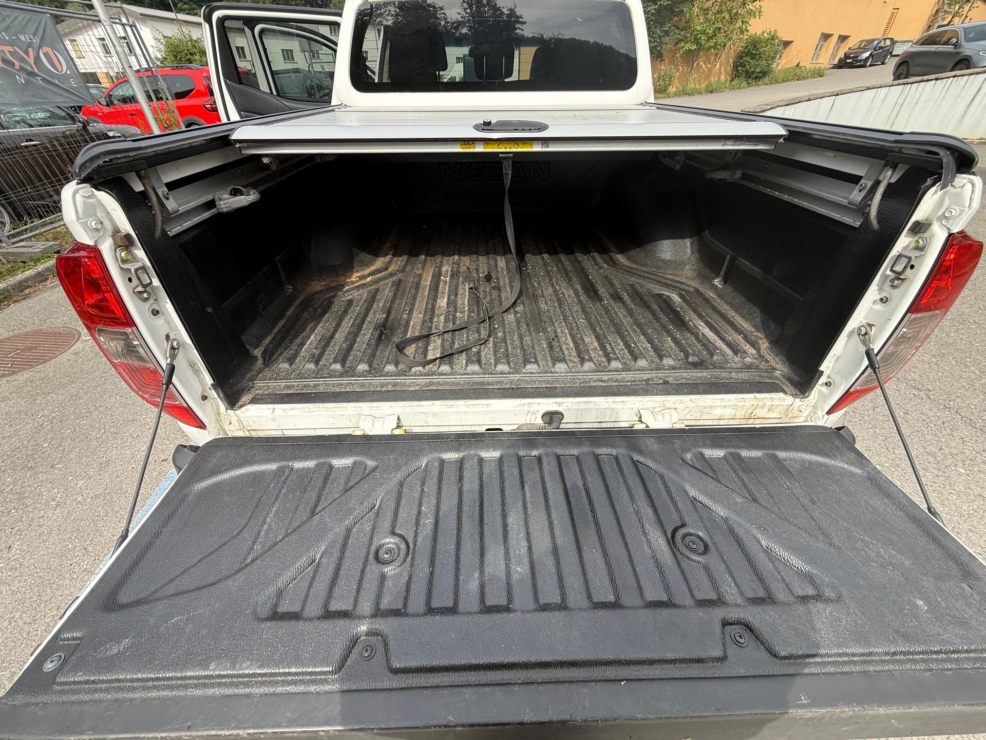 NISSAN Navara Double Cab Tekna 2.3 dCi 4WD Automatic-image-11