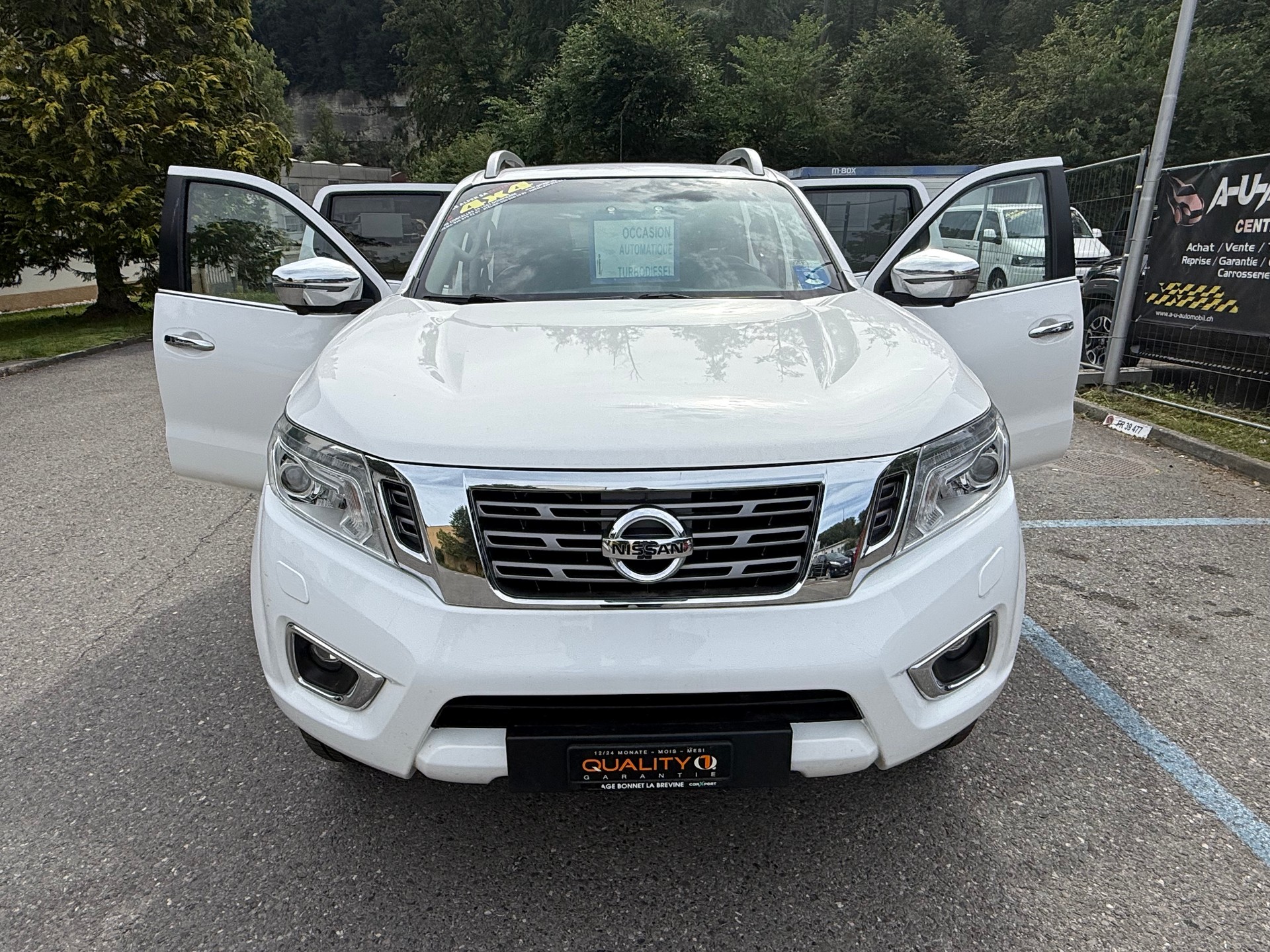 NISSAN Navara Double Cab Tekna 2.3 dCi 4WD Automatic-image-14