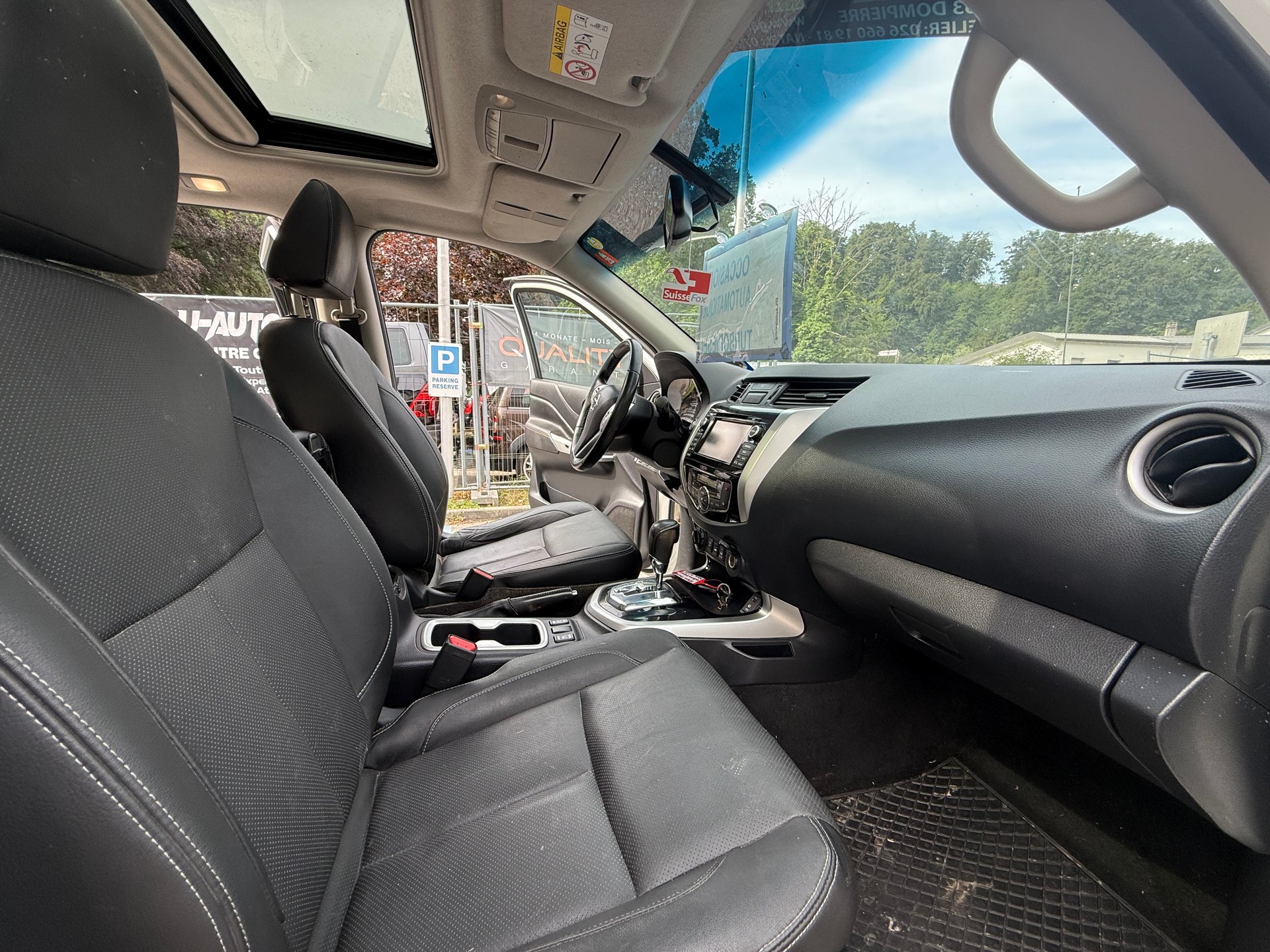 NISSAN Navara Double Cab Tekna 2.3 dCi 4WD Automatic-image-13