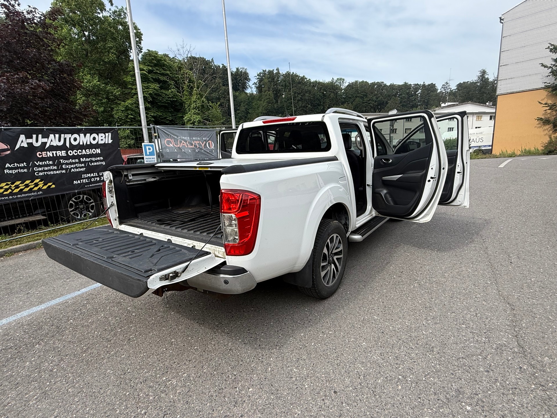NISSAN Navara Double Cab Tekna 2.3 dCi 4WD Automatic-image-19