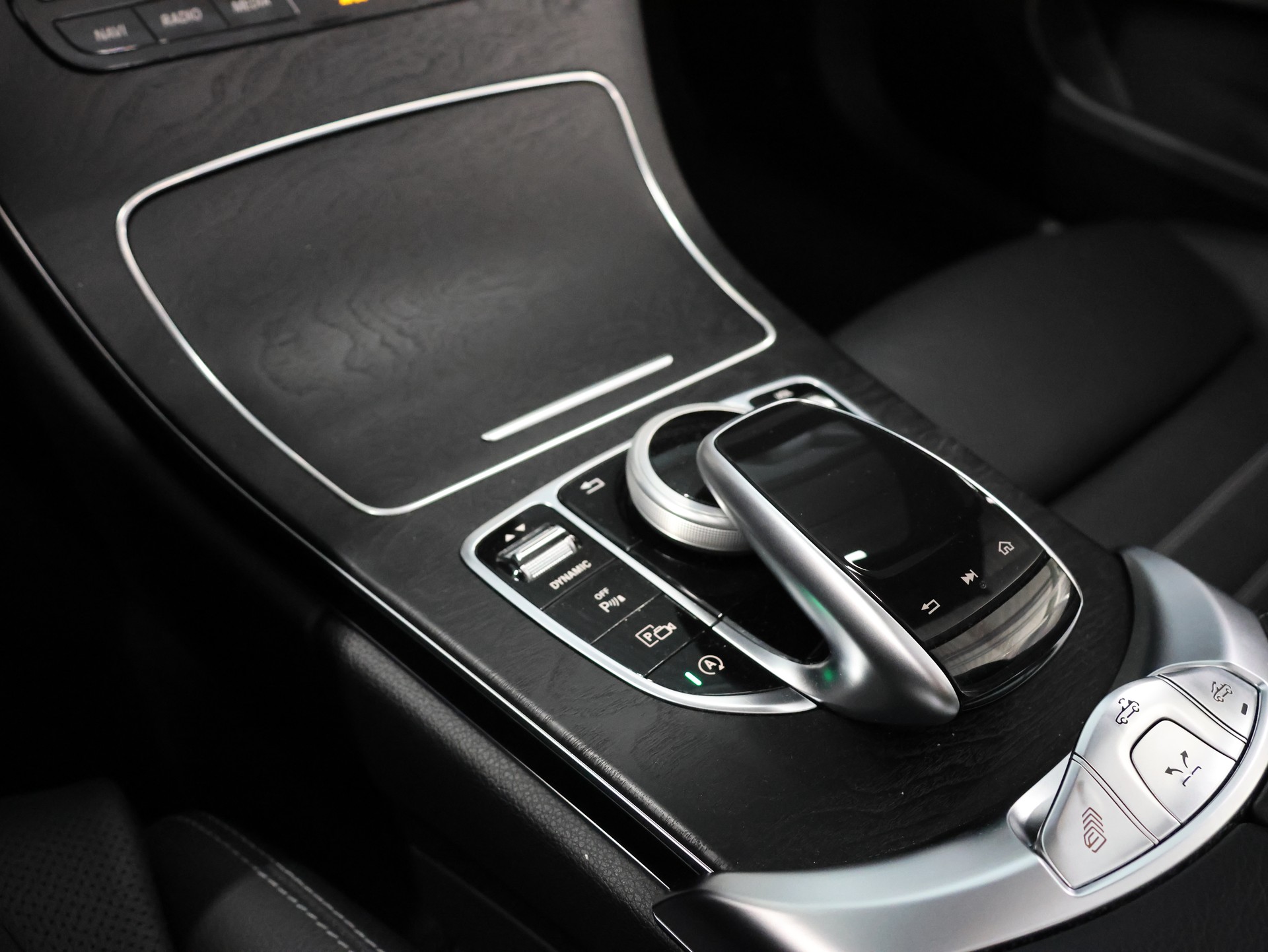 MERCEDES-BENZ C 200 AMG Line Cabriolet 4Matic 9G-Tronic *Rückfahrkamera* *Burmester*-image-25