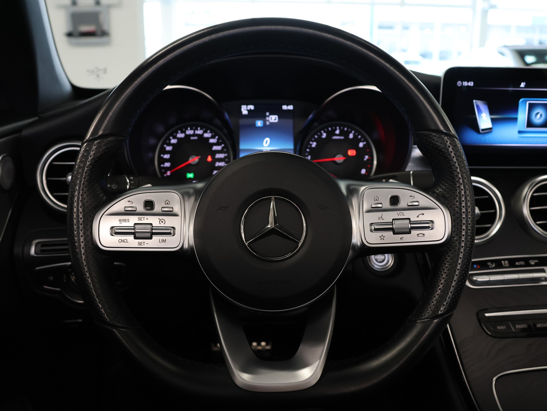 MERCEDES-BENZ C 200 AMG Line Cabriolet 4Matic 9G-Tronic *Rückfahrkamera* *Burmester*-image-18