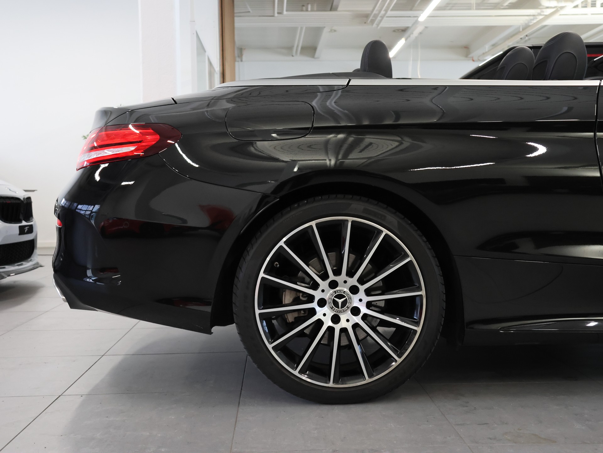 MERCEDES-BENZ C 200 AMG Line Cabriolet 4Matic 9G-Tronic *Rückfahrkamera* *Burmester*-image-12