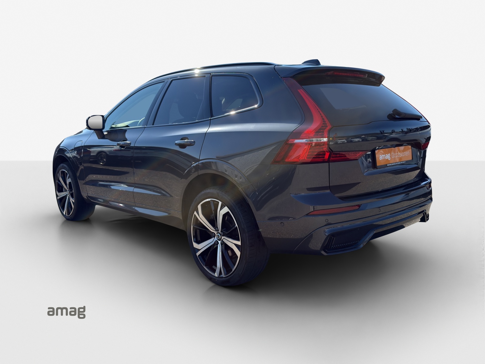 VOLVO XC60 T8 eAWD PluginHybrid Ultimate Dark Geartronic-image-2