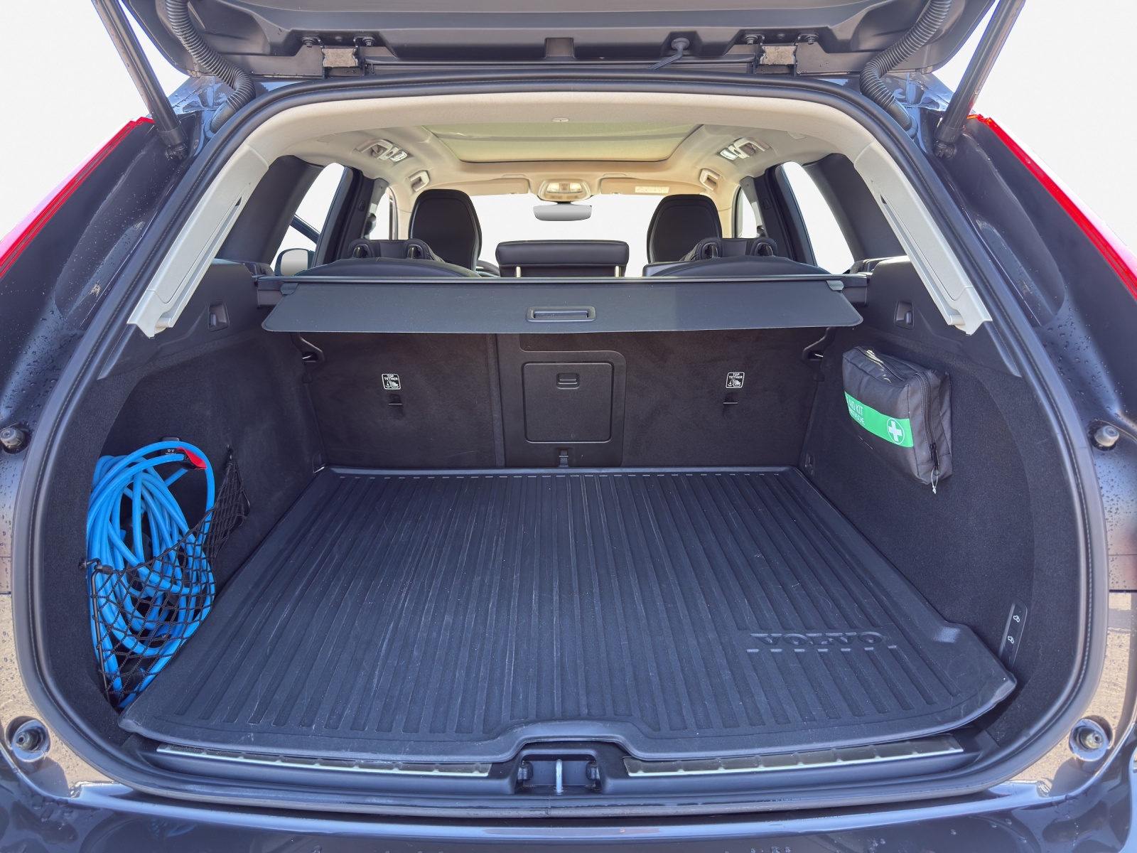 VOLVO XC60 T8 eAWD PluginHybrid Ultimate Dark Geartronic-image-12