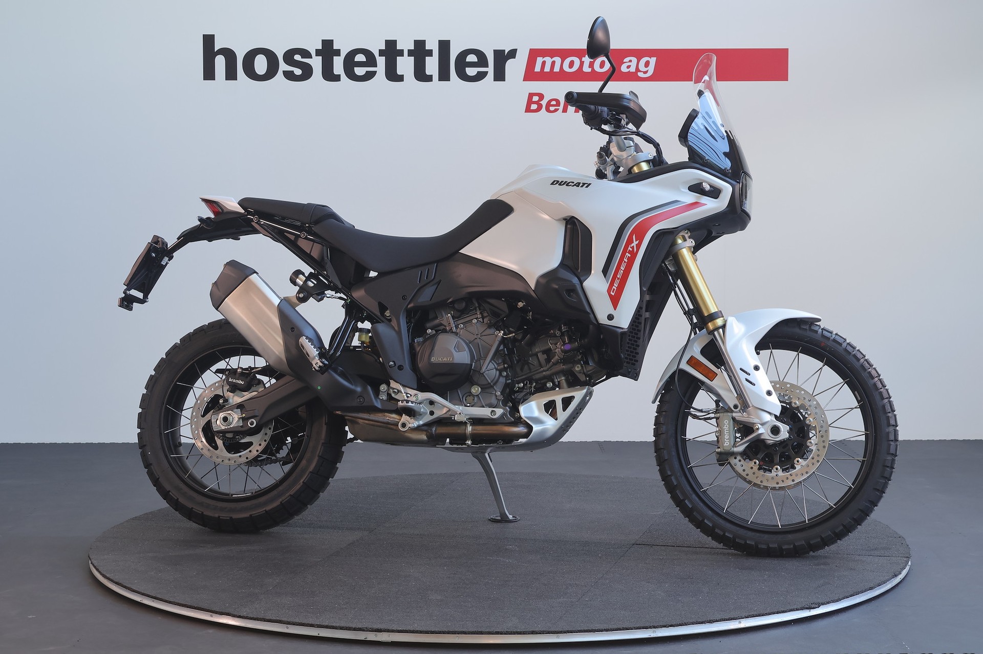 DUCATI Desert X-showroom-element-1