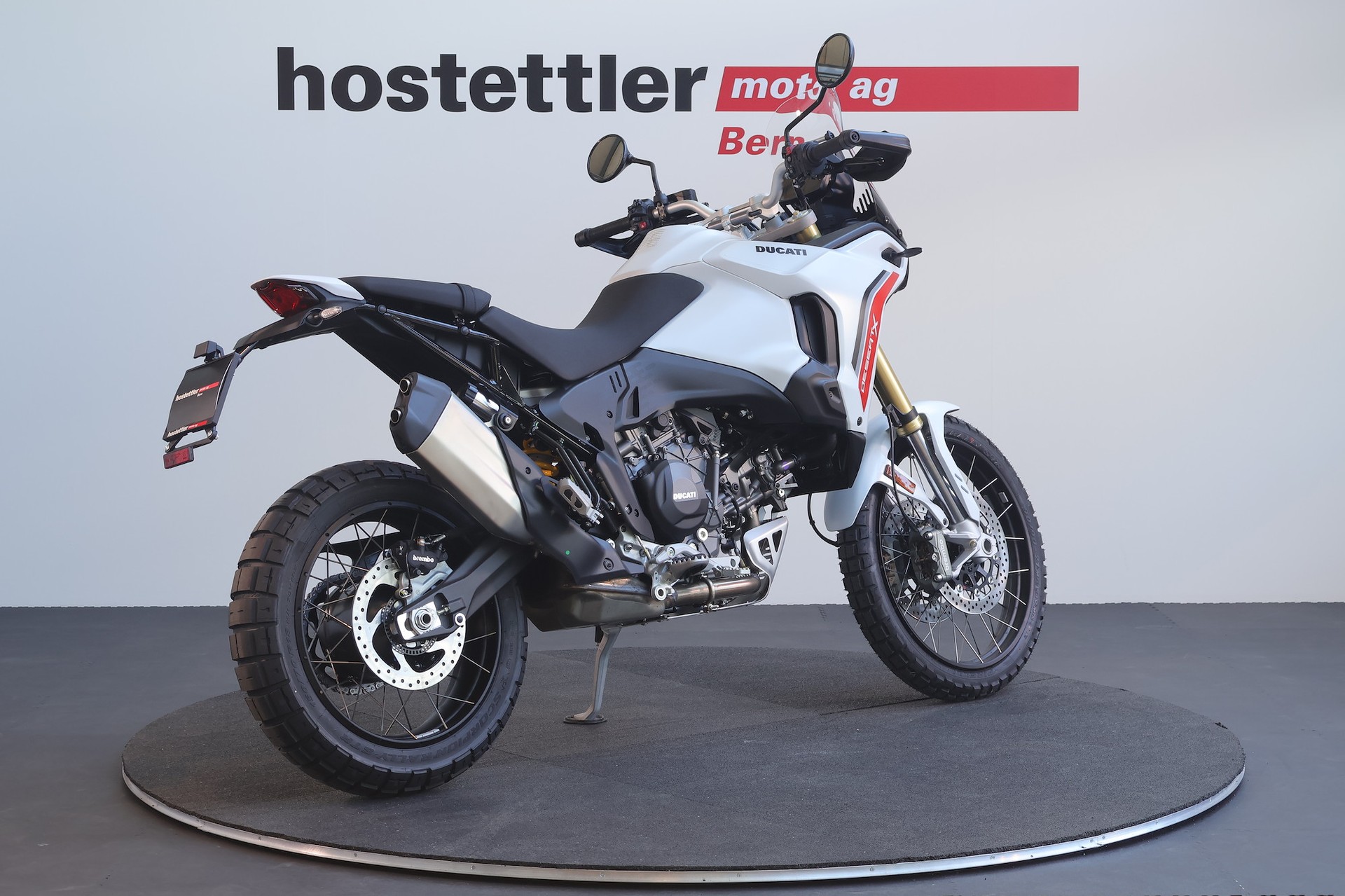 DUCATI Desert X-showroom-element-2