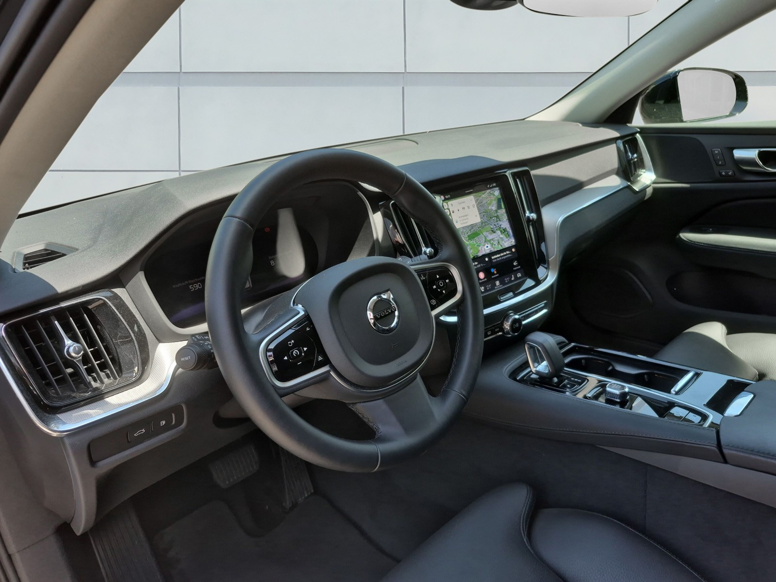 VOLVO V60 2.0 T6 TE Plus Dark eAWD-image-10