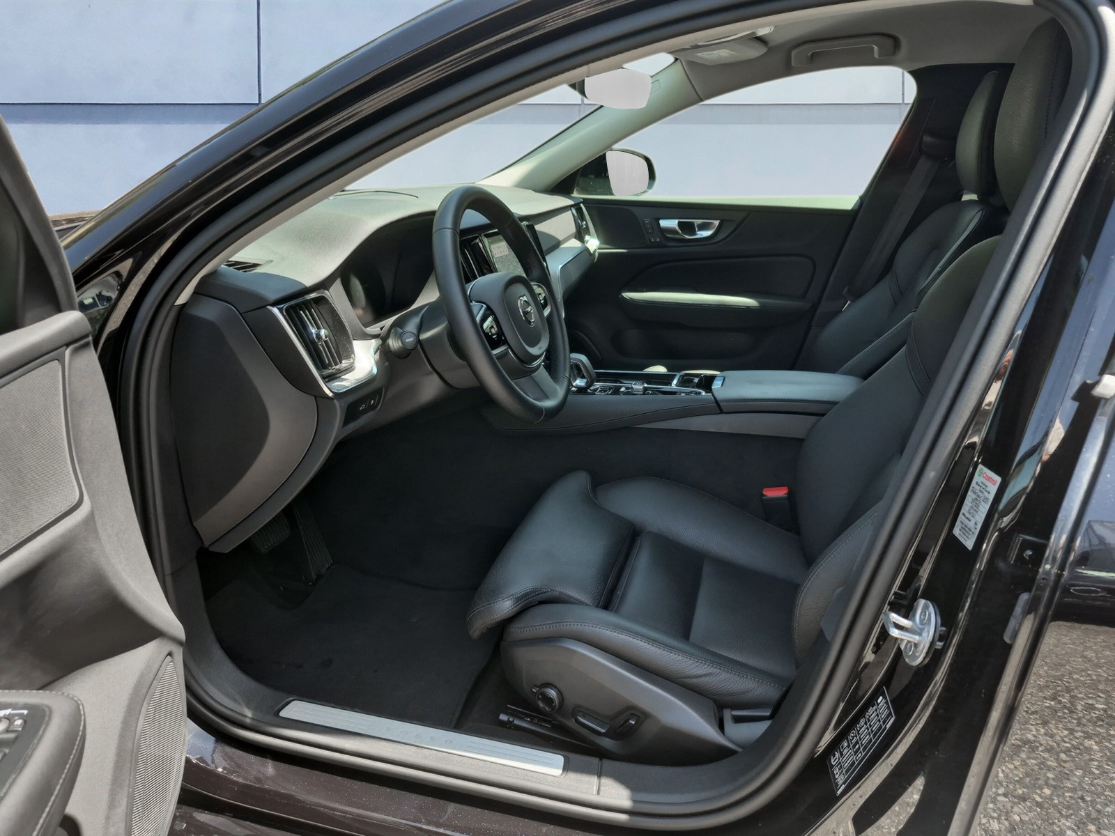 VOLVO V60 2.0 T6 TE Plus Dark eAWD-image-9