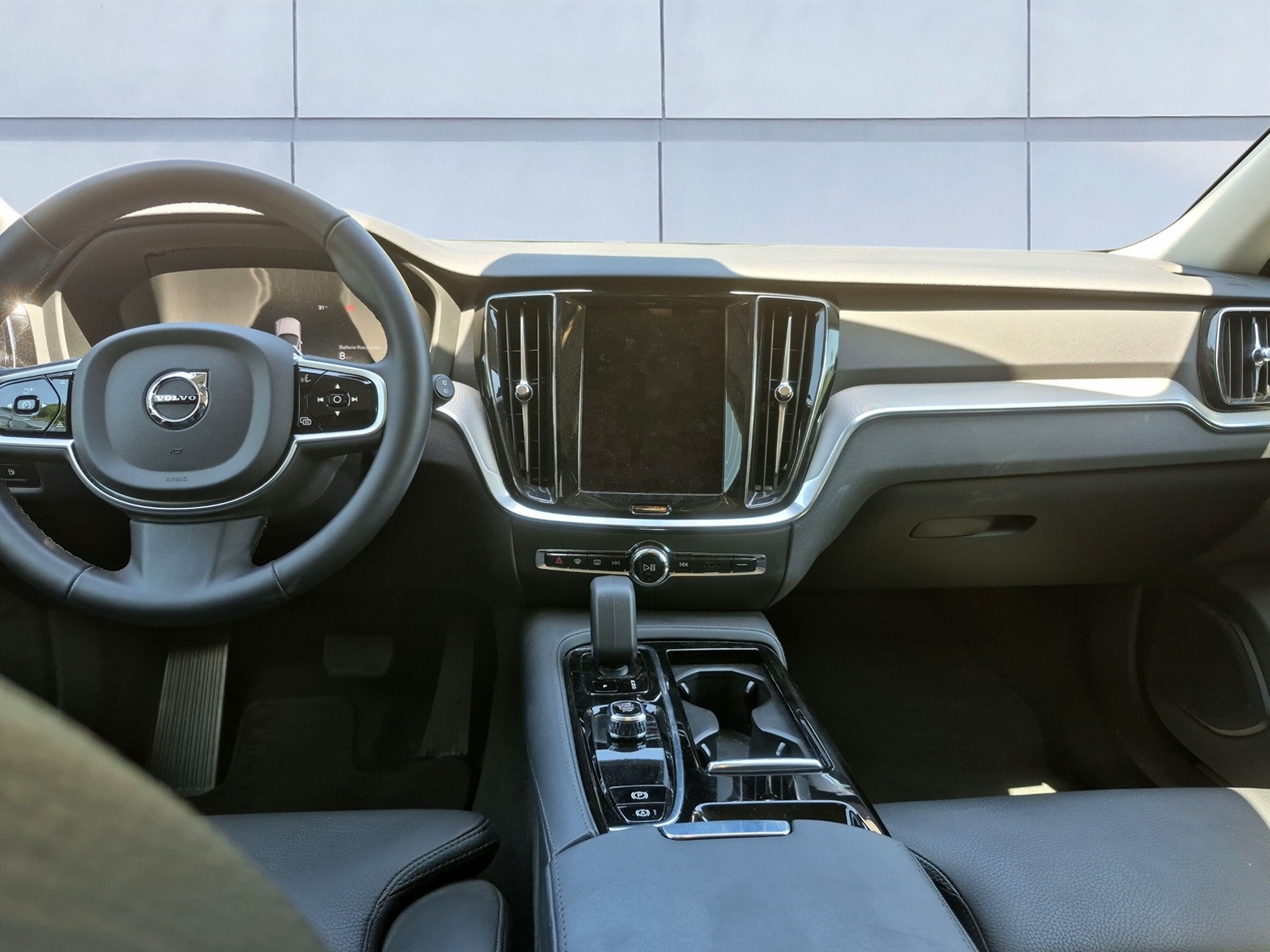 VOLVO V60 2.0 T6 TE Plus Dark eAWD-image-11
