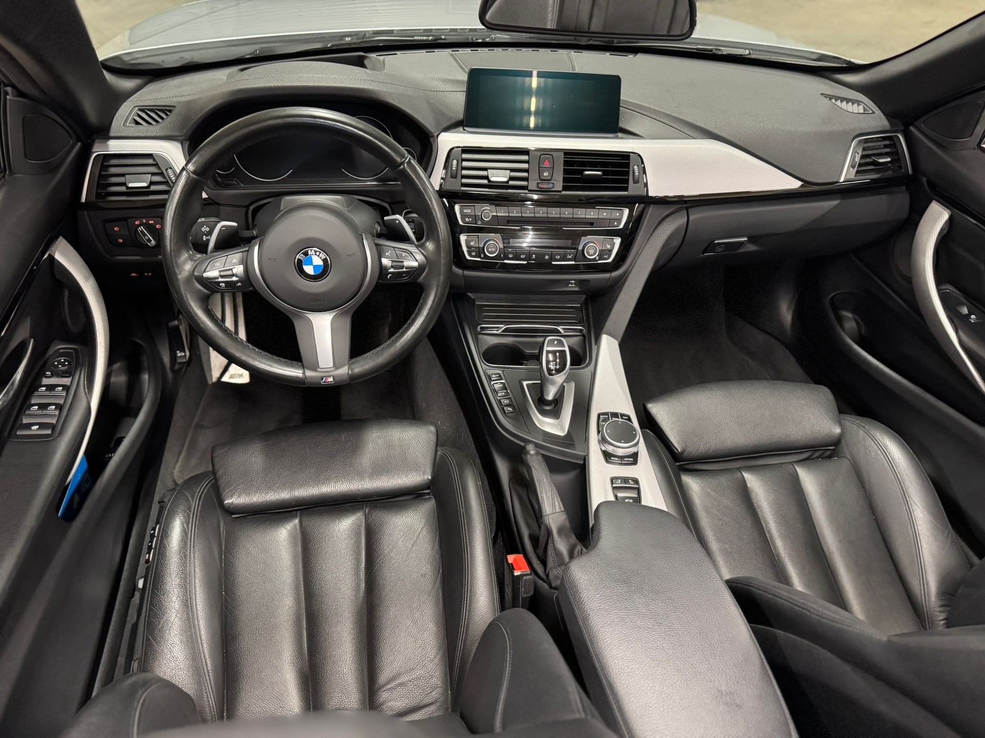 BMW 420d Cabriolet Steptronic M Sport-image-9