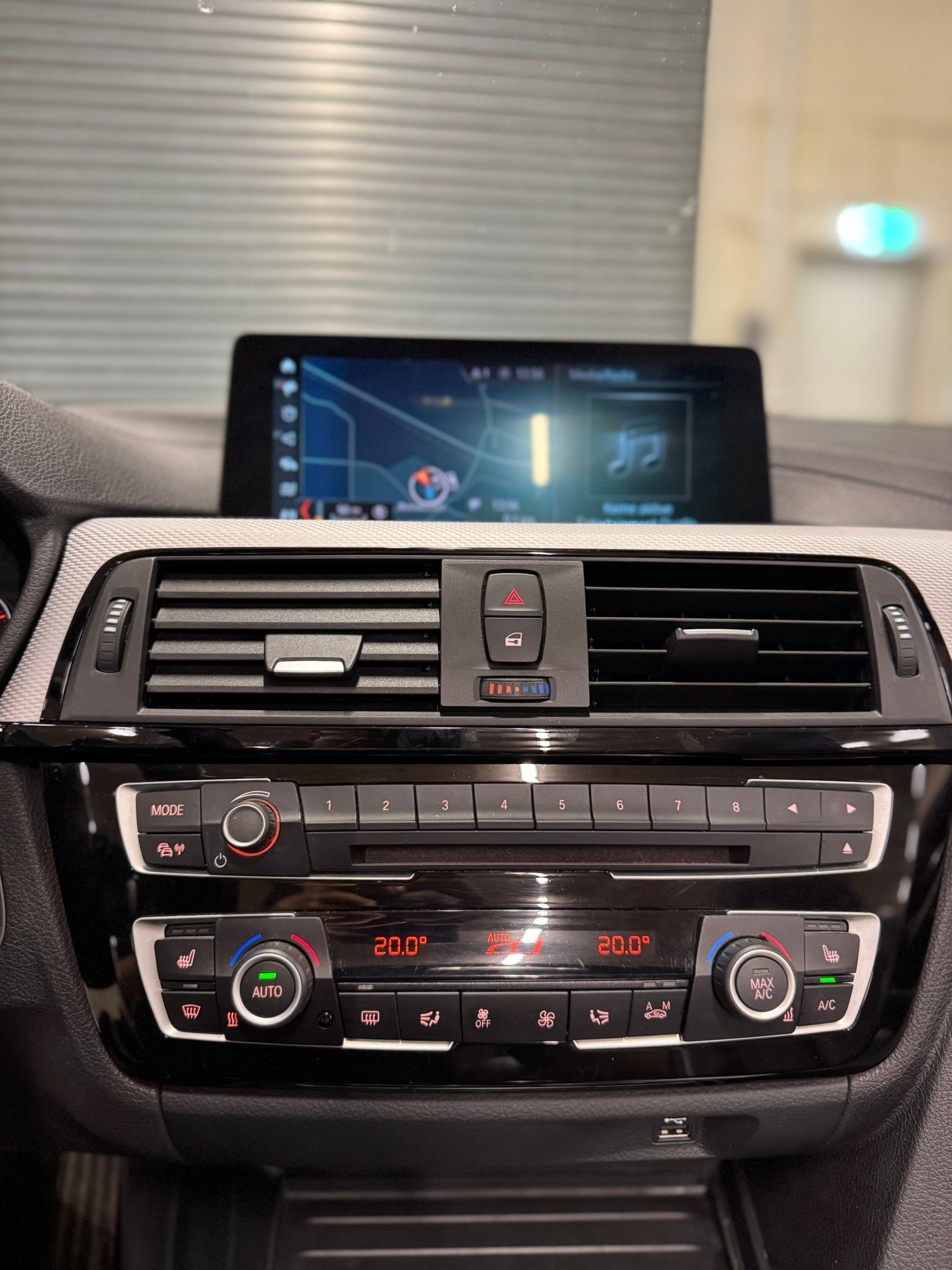 BMW 420d Cabriolet Steptronic M Sport-image-13