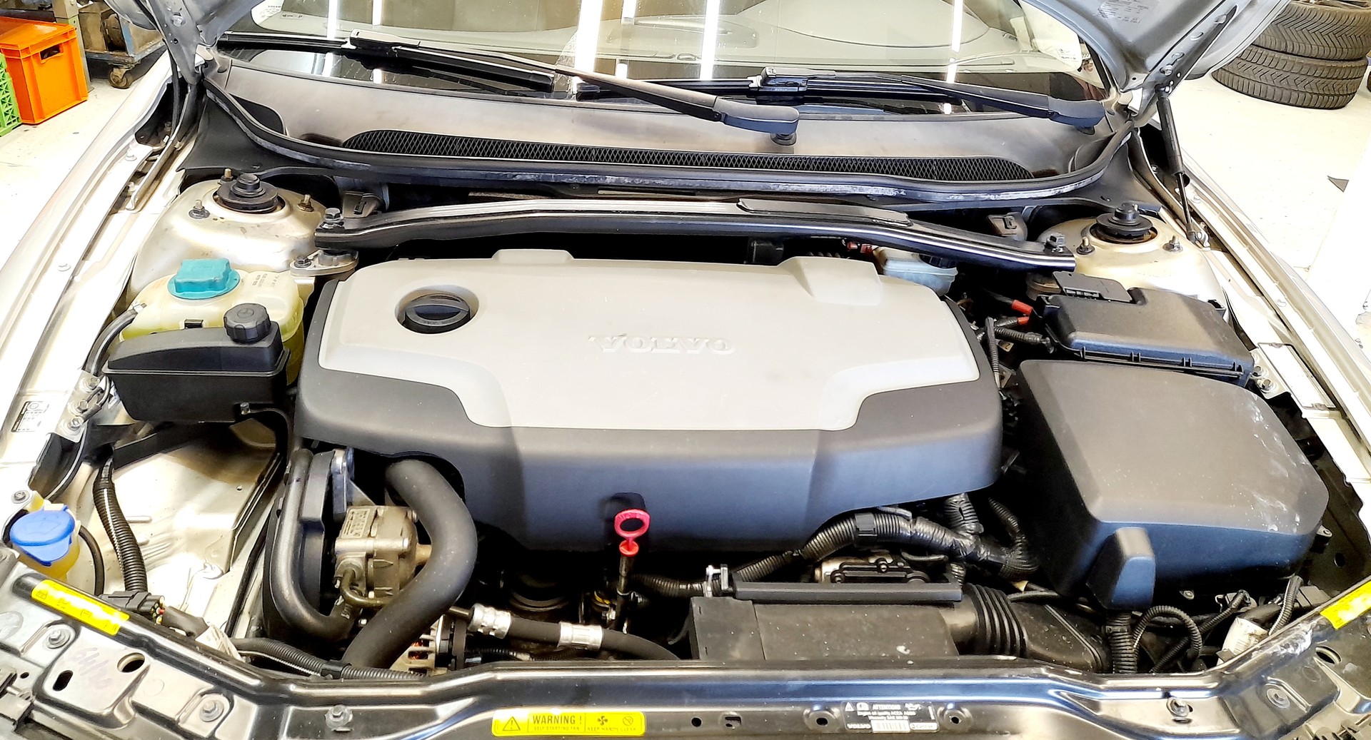 VOLVO V70 D5 Momentum-image-10