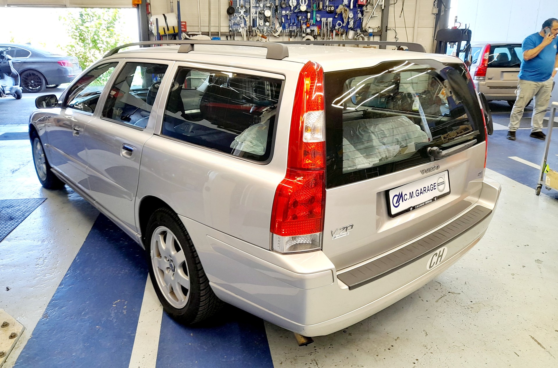 VOLVO V70 D5 Momentum-image-3