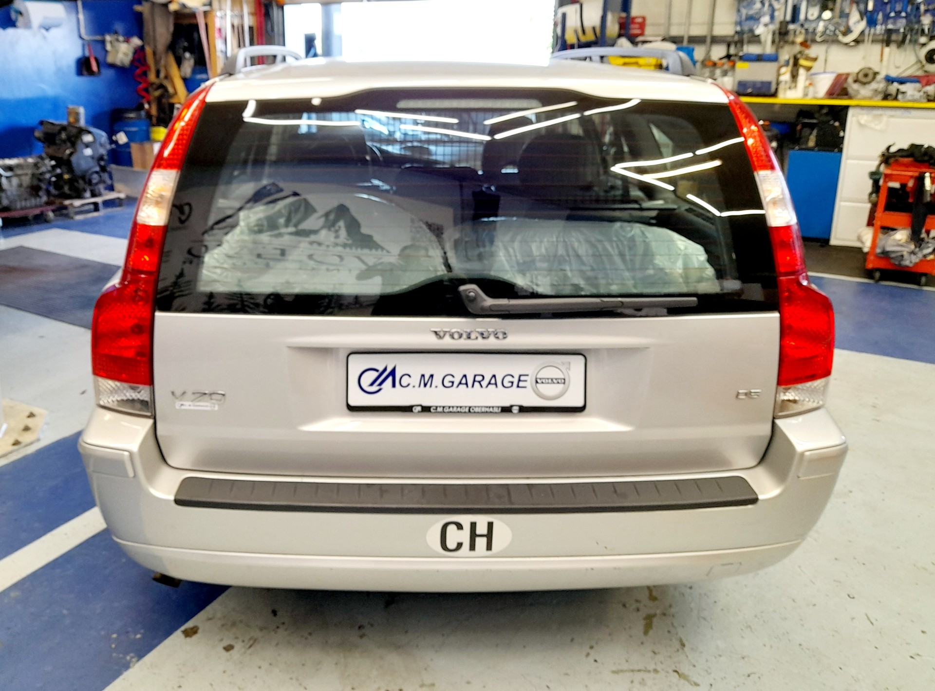 VOLVO V70 D5 Momentum-image-4