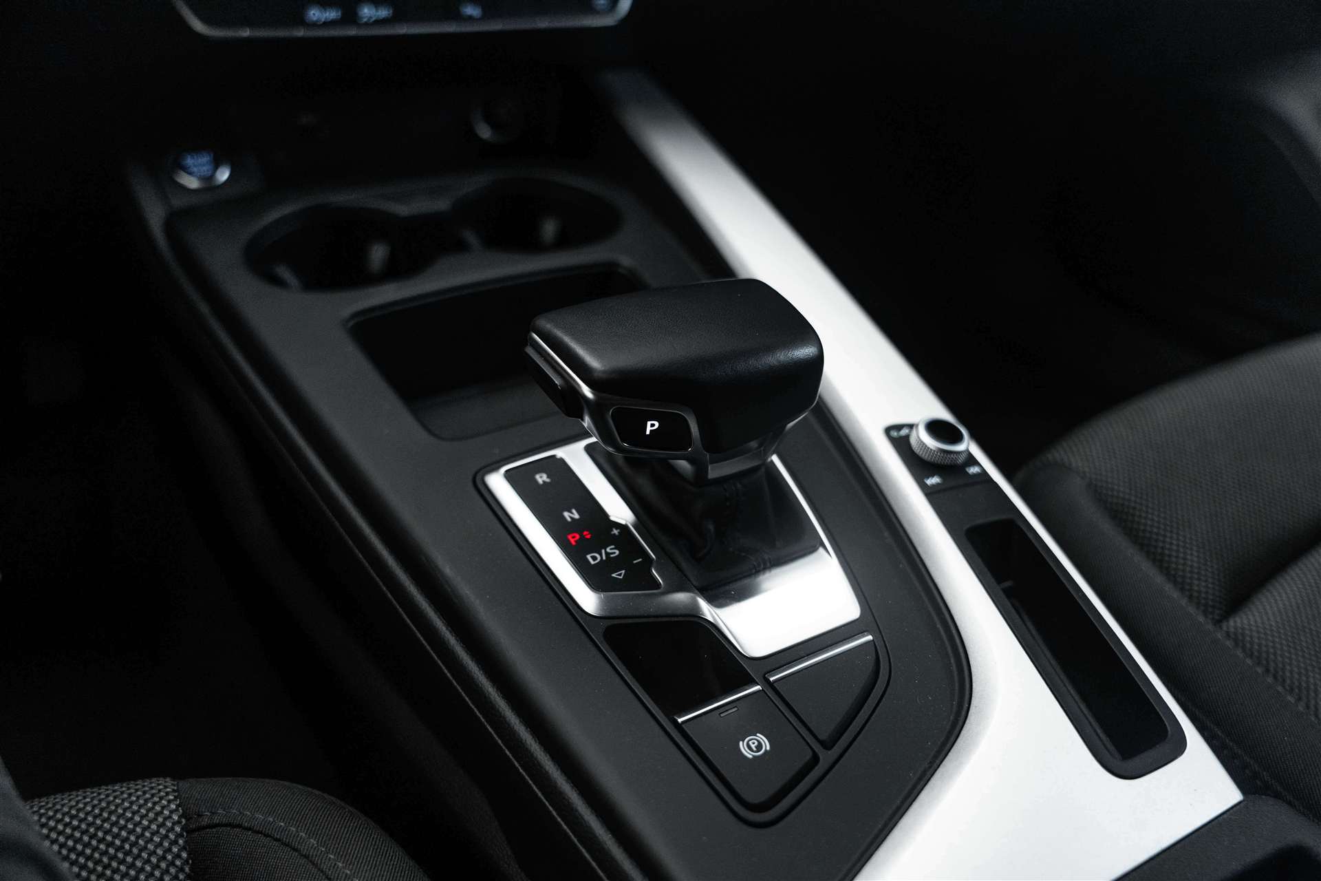 AUDI A4 Avant 35 TFSI S-tronic Automat-image-21