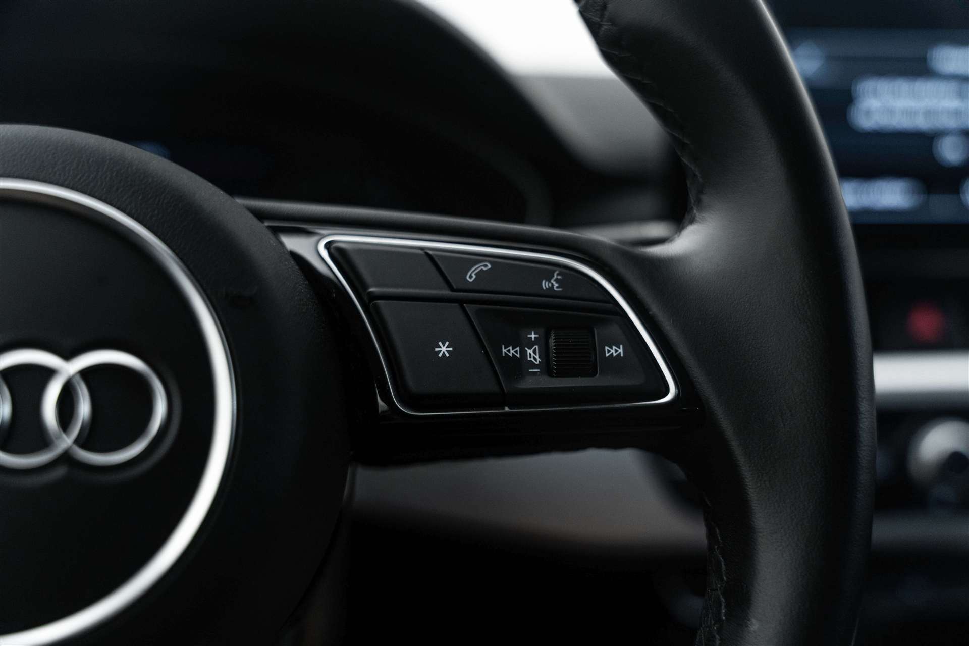 AUDI A4 Avant 35 TFSI S-tronic Automat-image-15