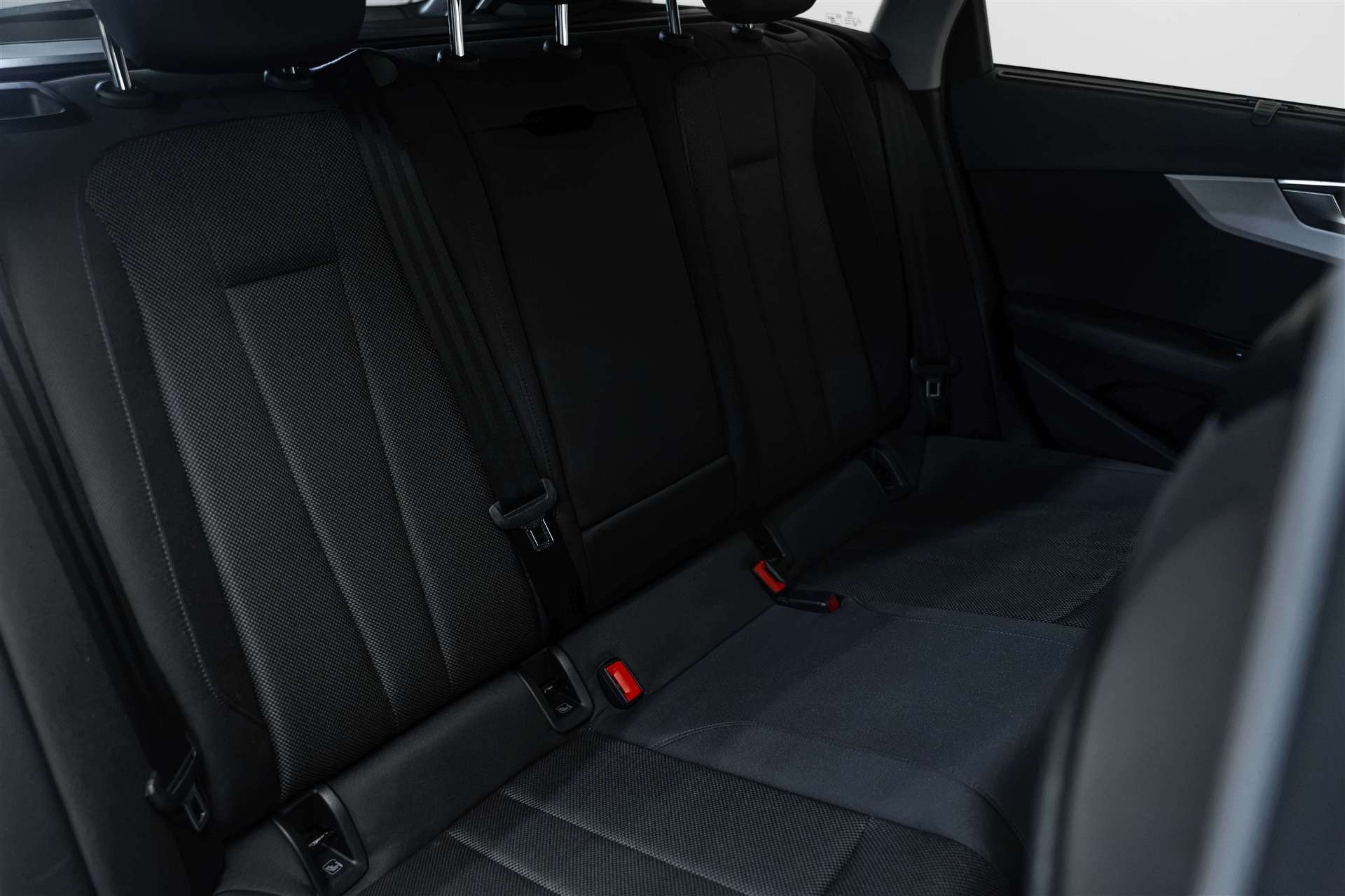 AUDI A4 Avant 35 TFSI S-tronic Automat-image-13