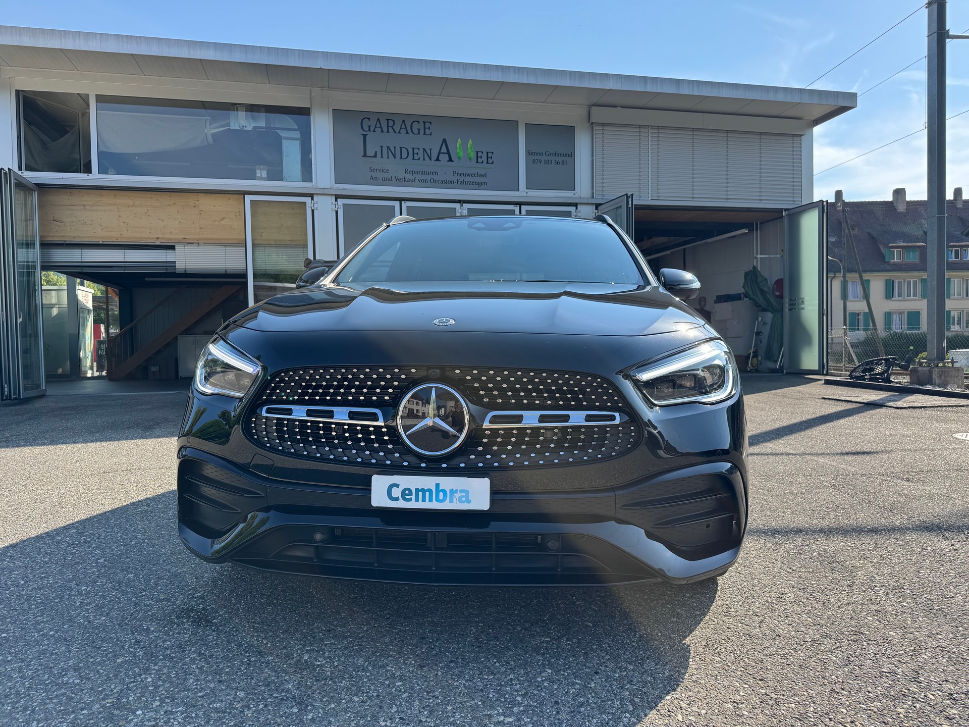 MERCEDES-BENZ GLA 220d 4Matic AMG Line 8G-DCT-image-3