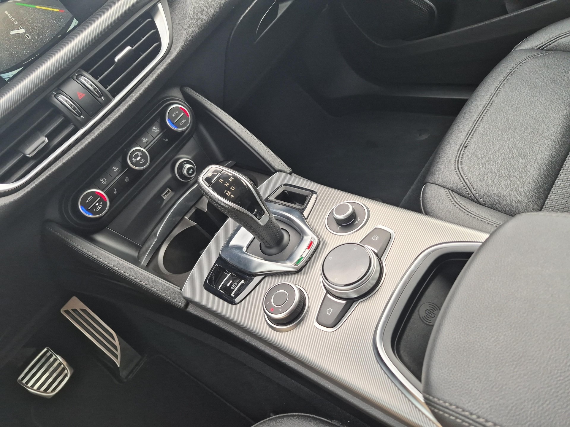 ALFA ROMEO Stelvio 2.0 Q4 Sprint / Jetzt mit attraktivem 1.9% Leasing!-image-15