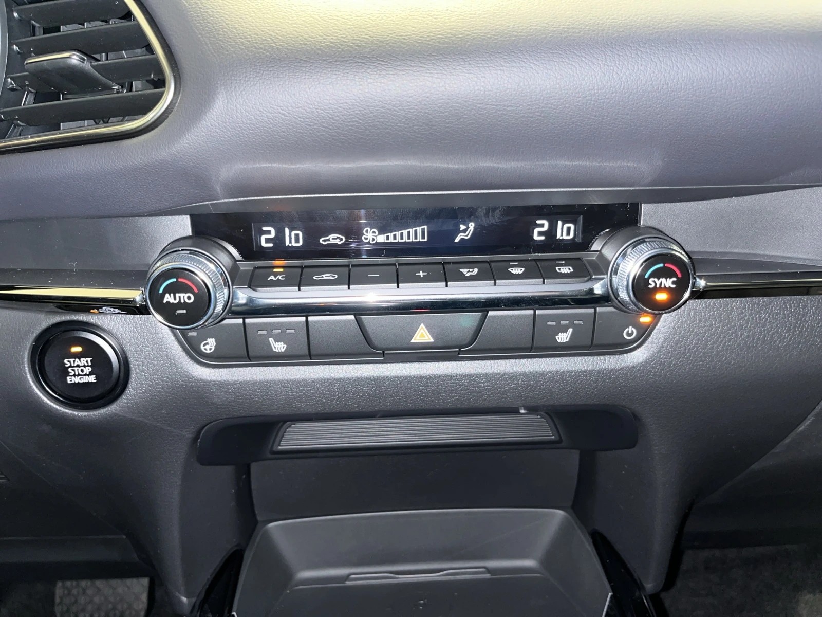 MAZDA CX-30 SKYACTIV-G 140 M Hybrid Centre Line FWD AT-image-15