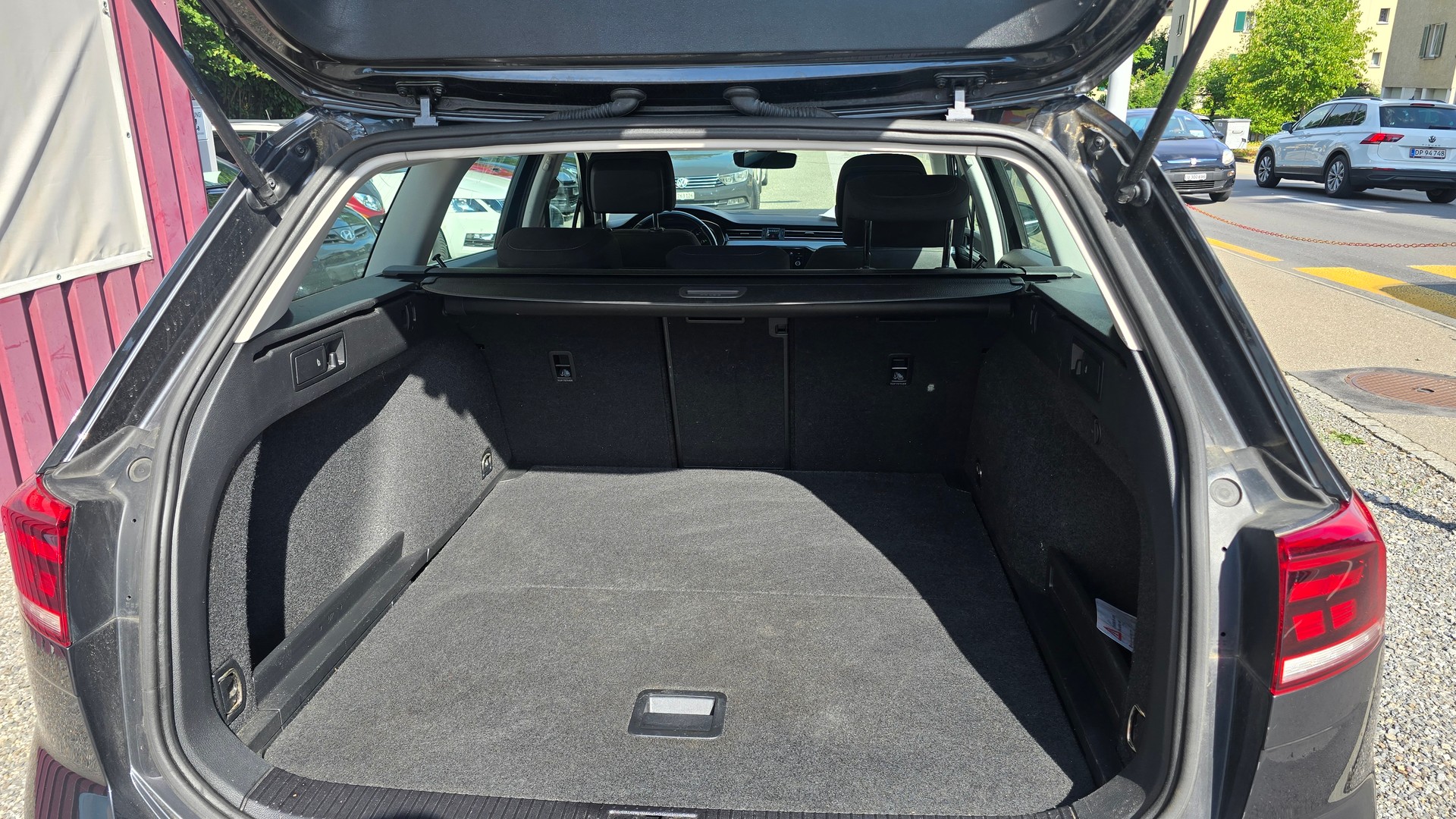 VW Passat 2.0 TDI BMT Business DSG-image-5