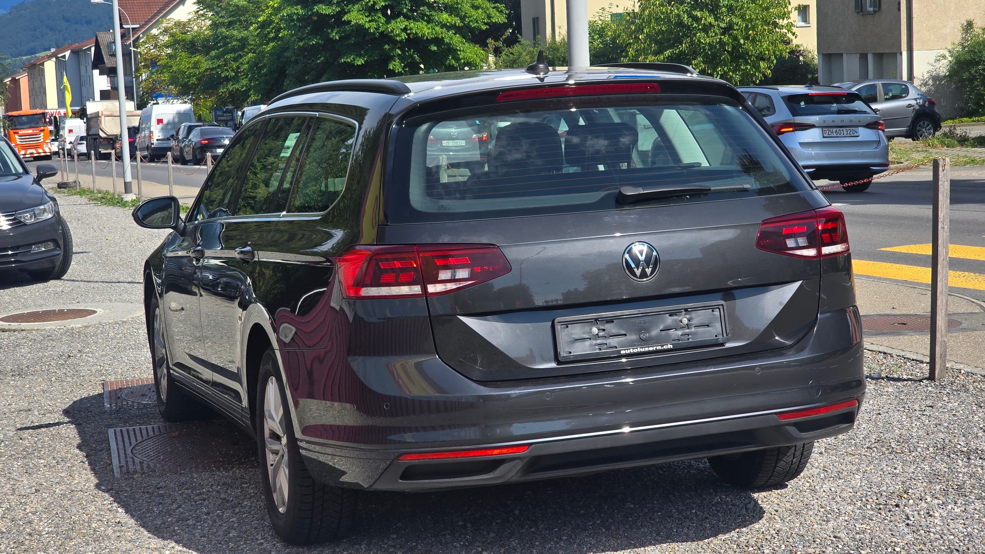 VW Passat 2.0 TDI BMT Business DSG-image-4