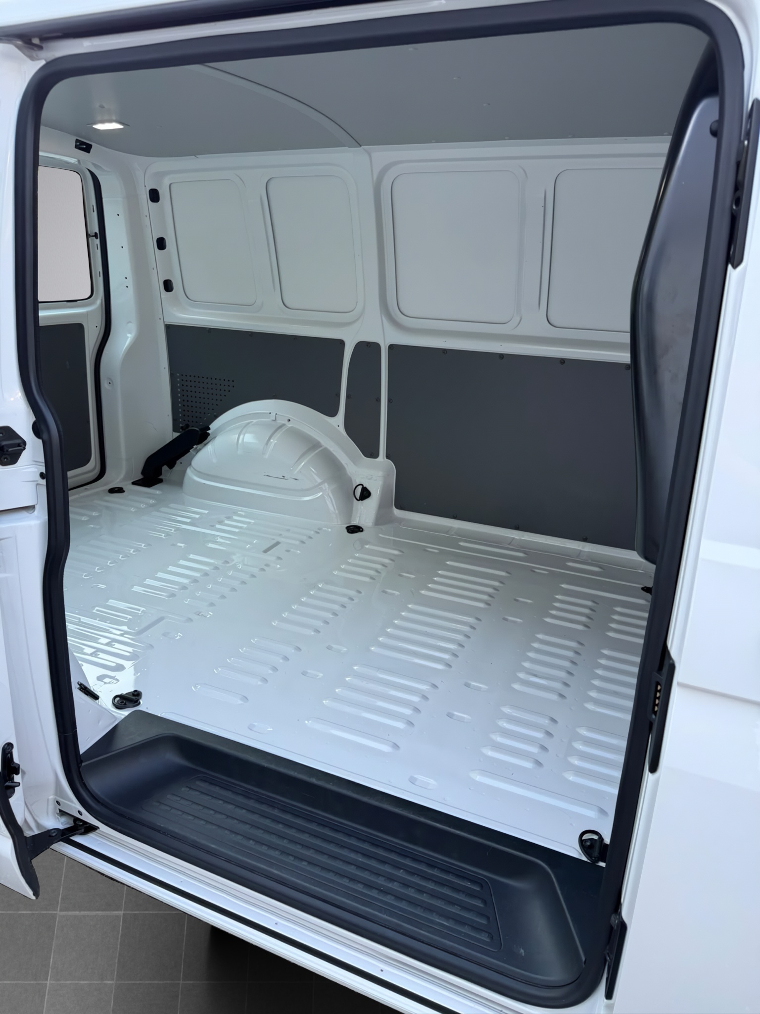 VW T6.1 2.0 TDI Entry * 07.2024 * Klima * 3 Sitzer * Rückfahrkamera *-image-15
