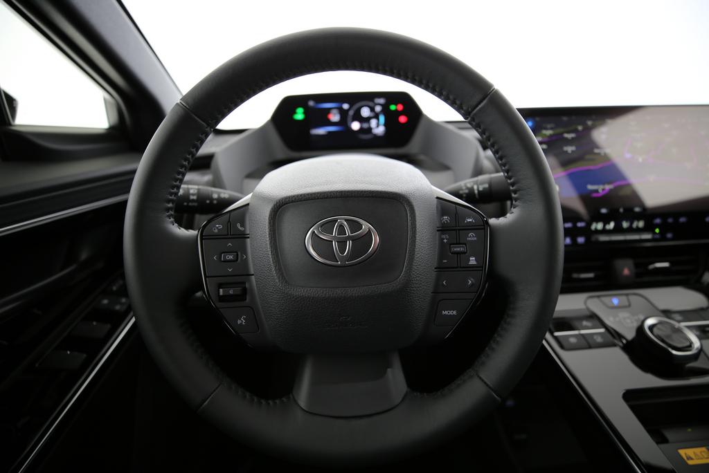 TOYOTA bZ4X Style AWD-image-5