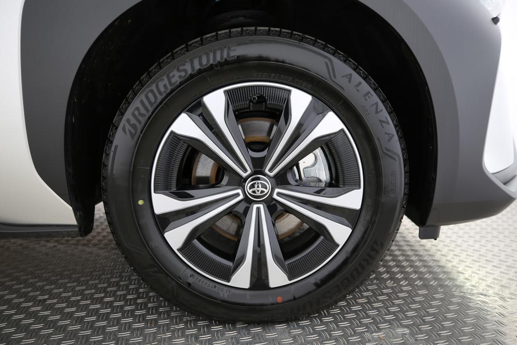 TOYOTA bZ4X Style AWD-image-11