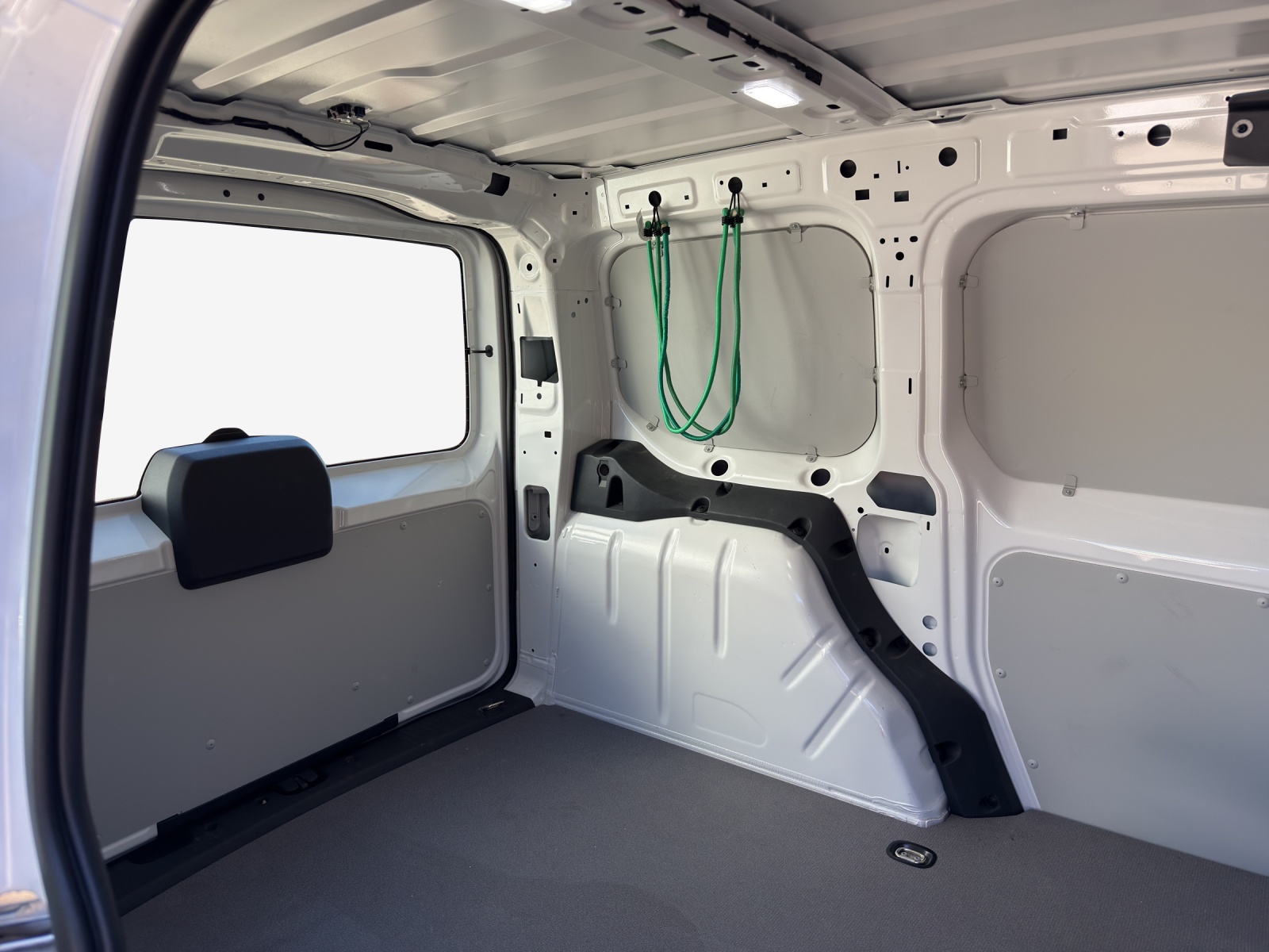 VW Caddy Cargo 2.0TDI 4Motion-image-11
