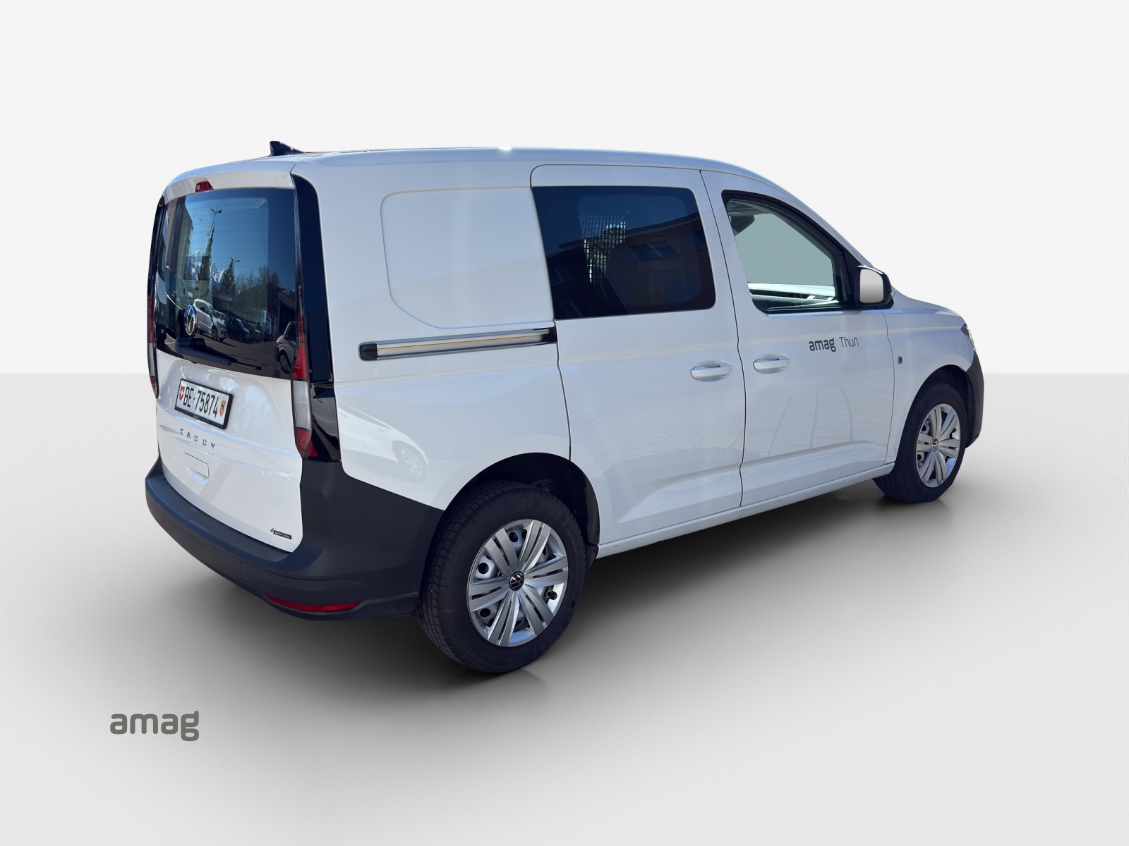 VW Caddy Cargo 2.0TDI 4Motion-image-4