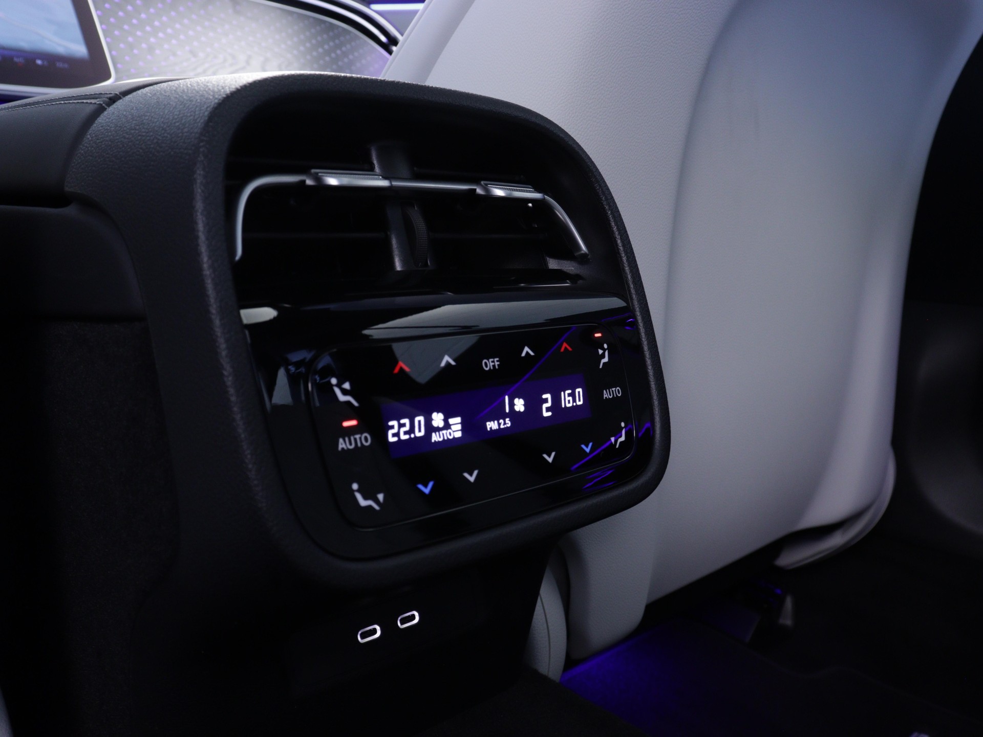 MERCEDES-BENZ E 450 d AMG Line 4matic Kombi-image-12