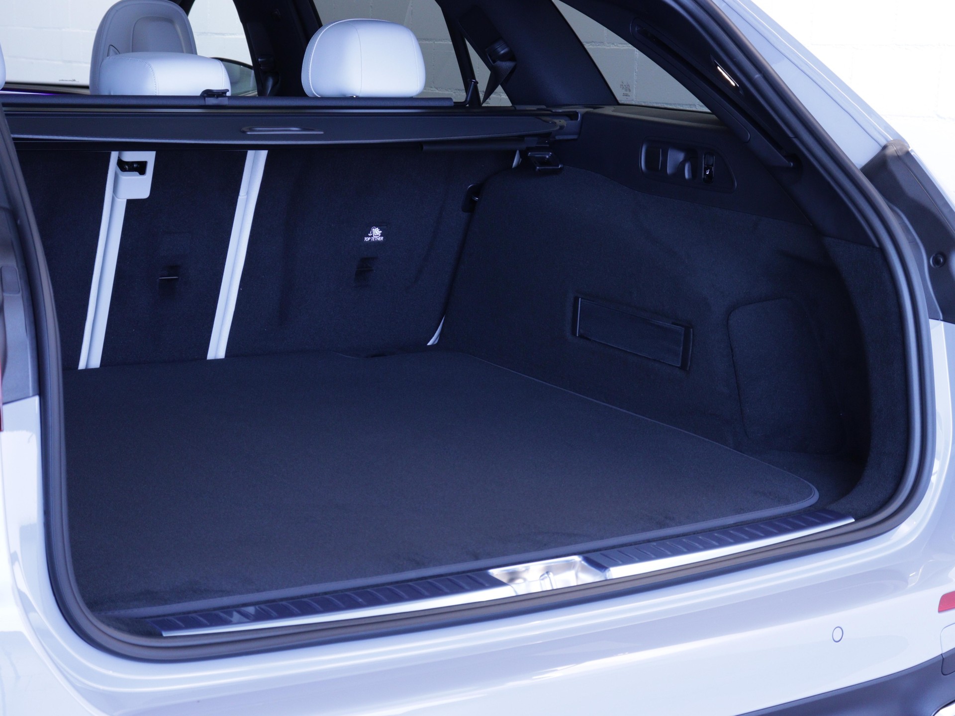 MERCEDES-BENZ E 450 d AMG Line 4matic Kombi-image-14