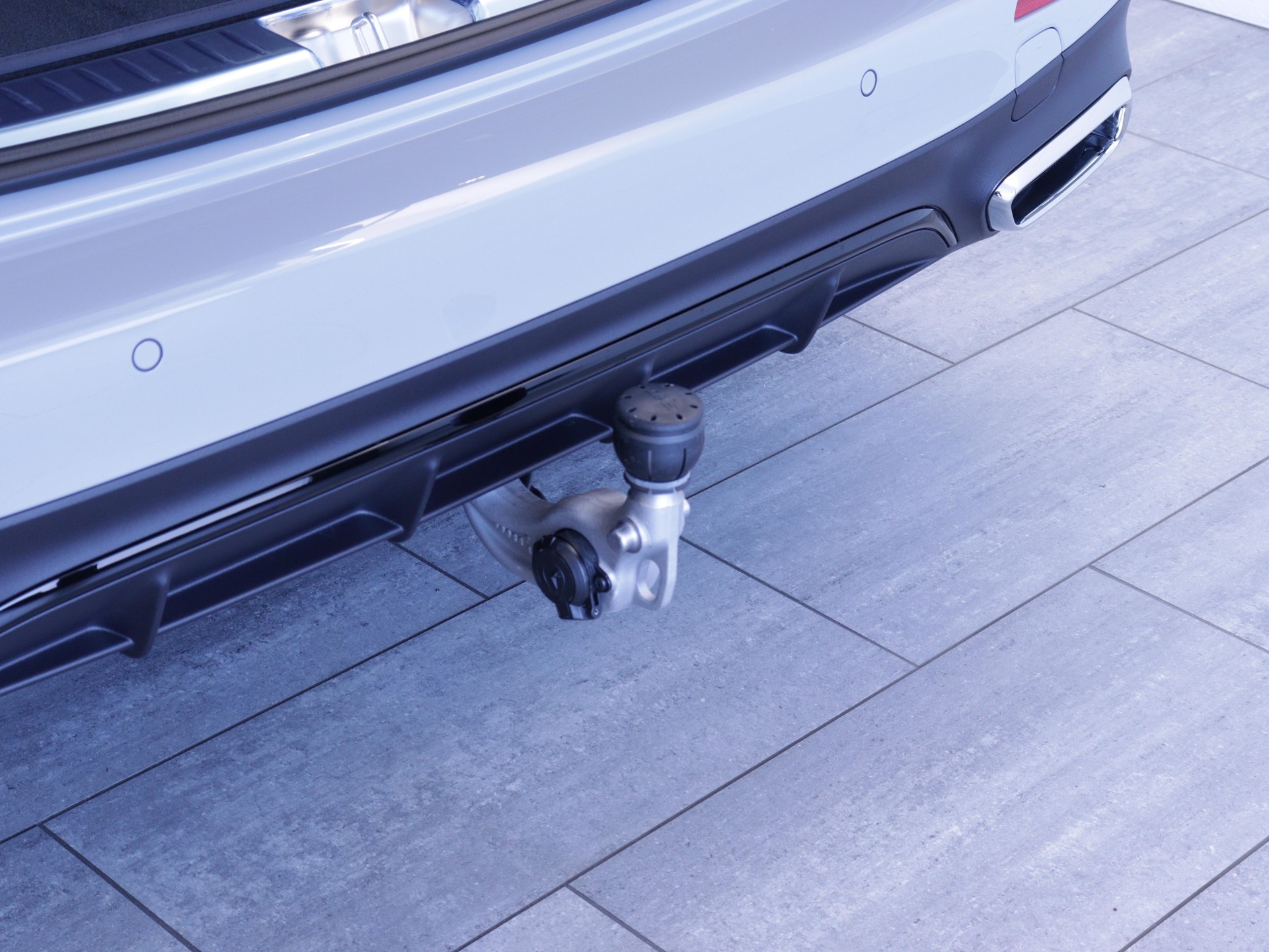MERCEDES-BENZ E 450 d AMG Line 4matic Kombi-image-15