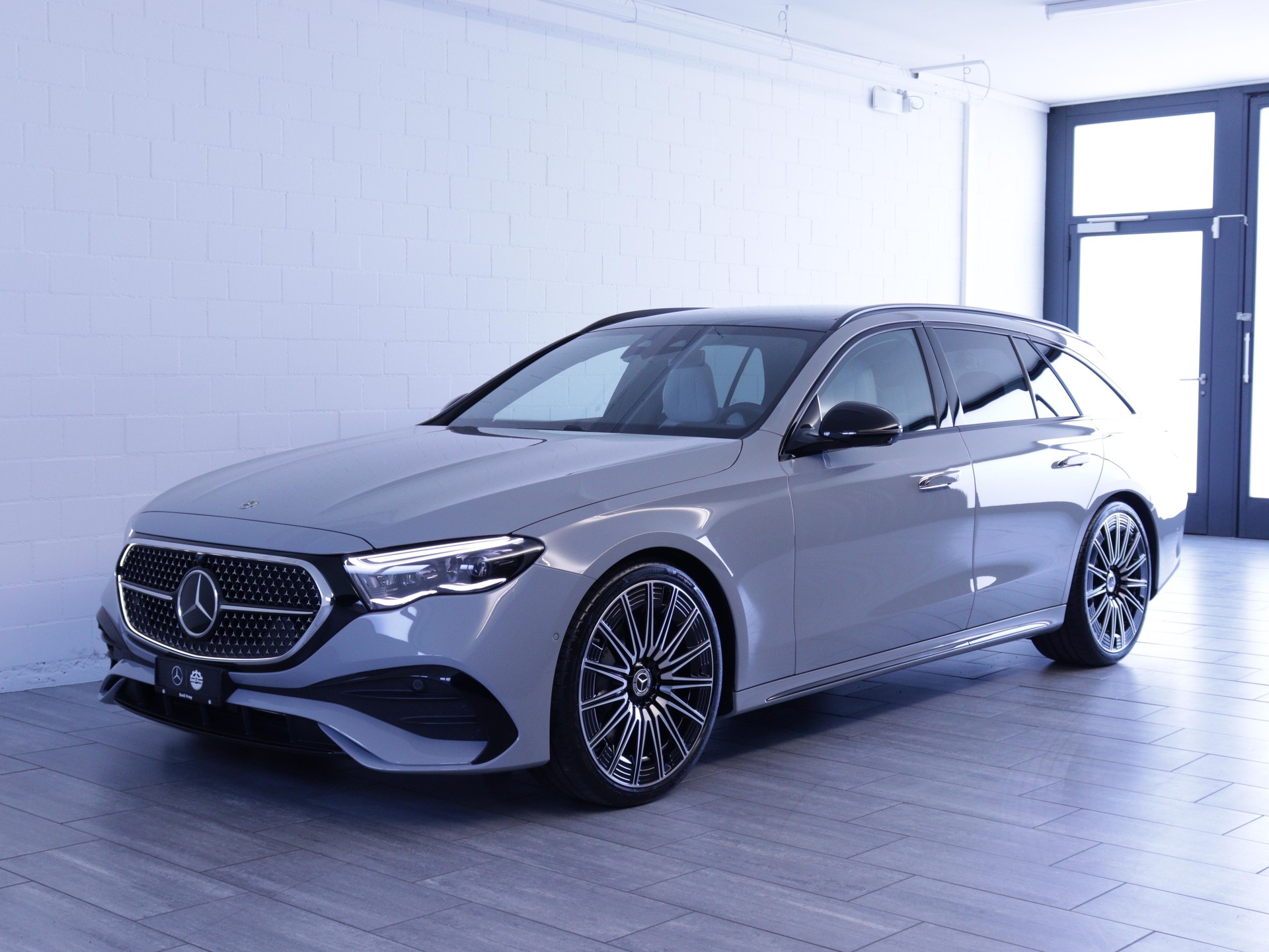MERCEDES-BENZ E 450 d AMG Line 4matic Kombi-image-0