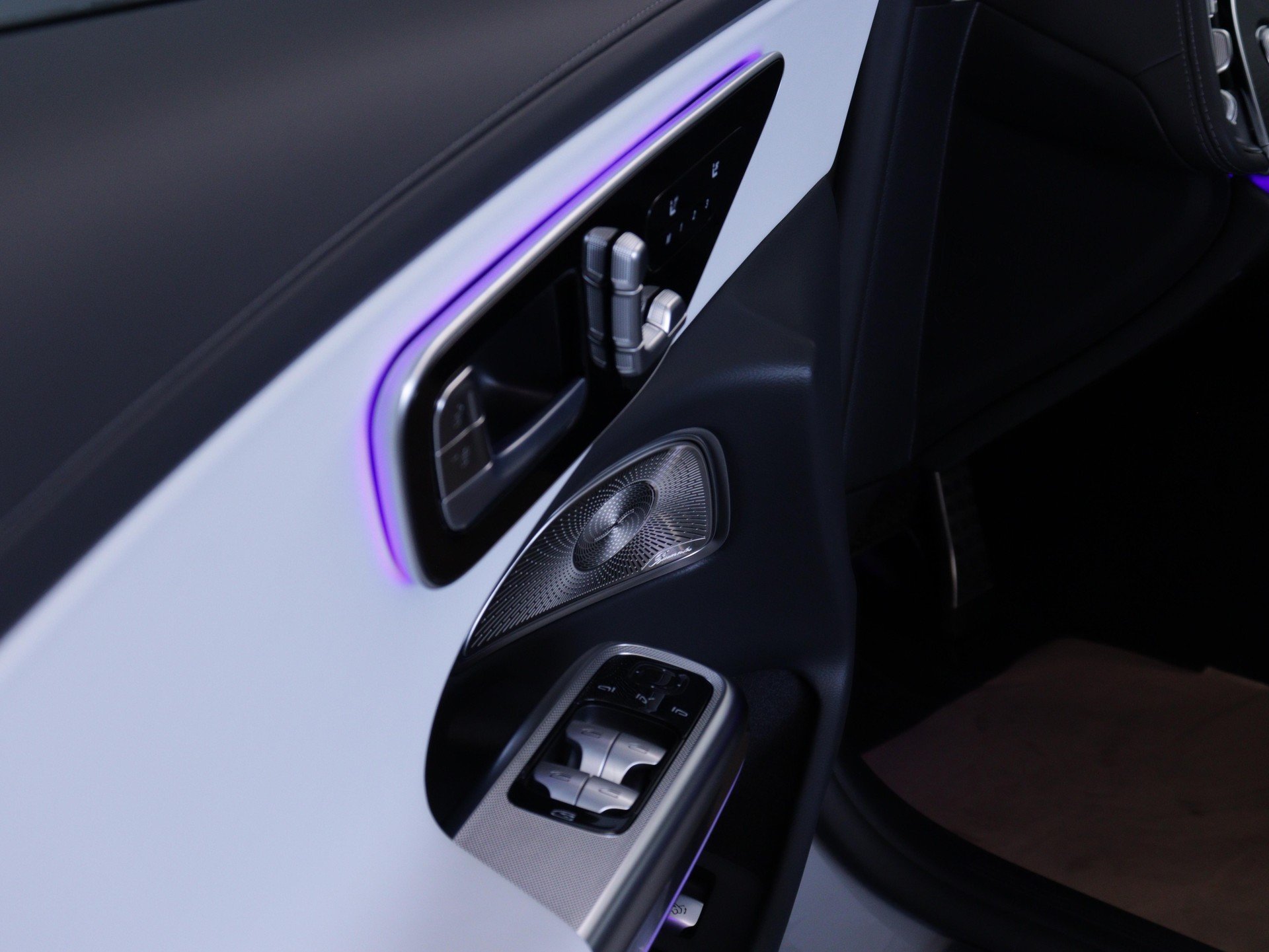 MERCEDES-BENZ E 450 d AMG Line 4matic Kombi-image-8