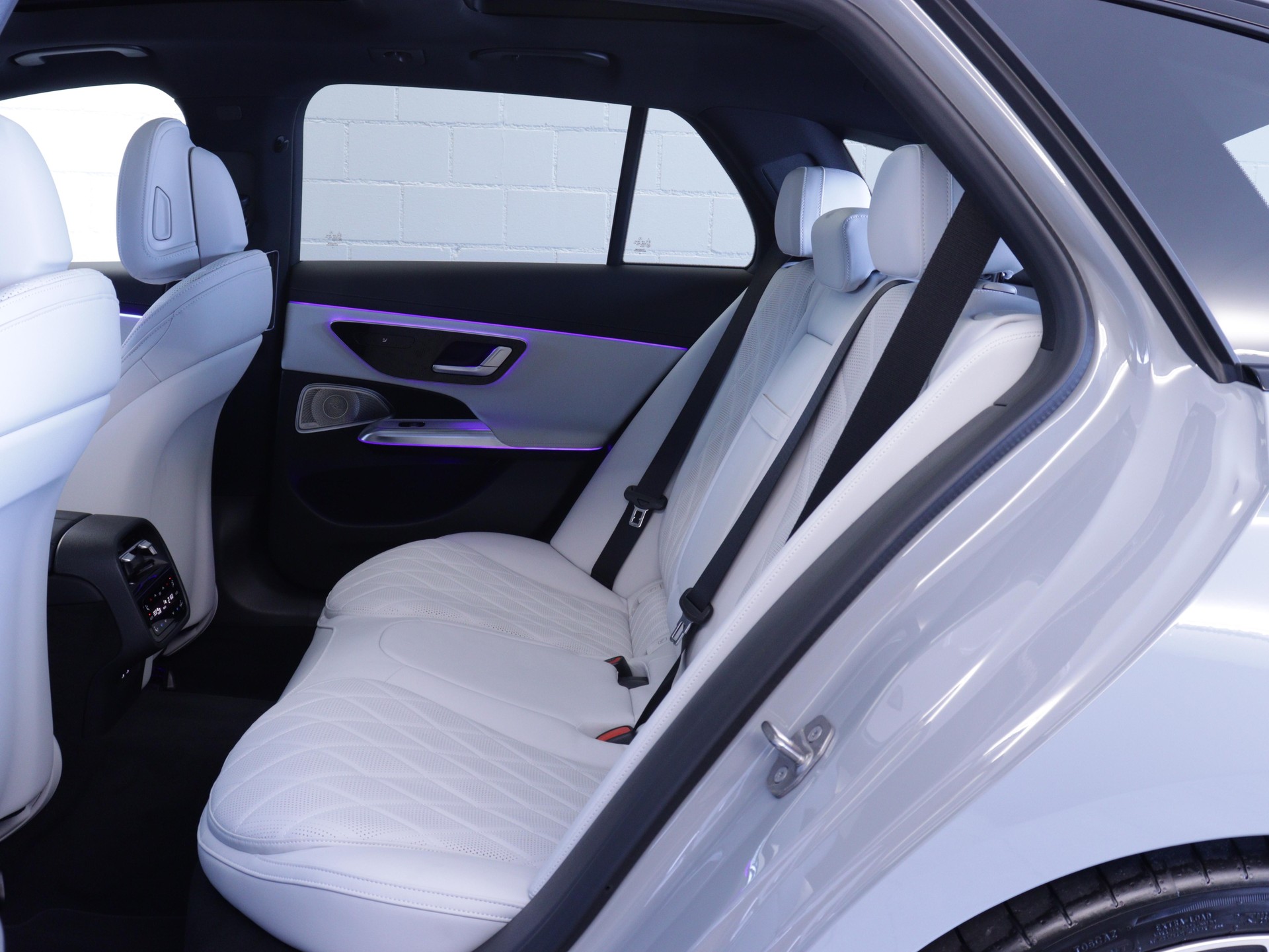 MERCEDES-BENZ E 450 d AMG Line 4matic Kombi-image-10