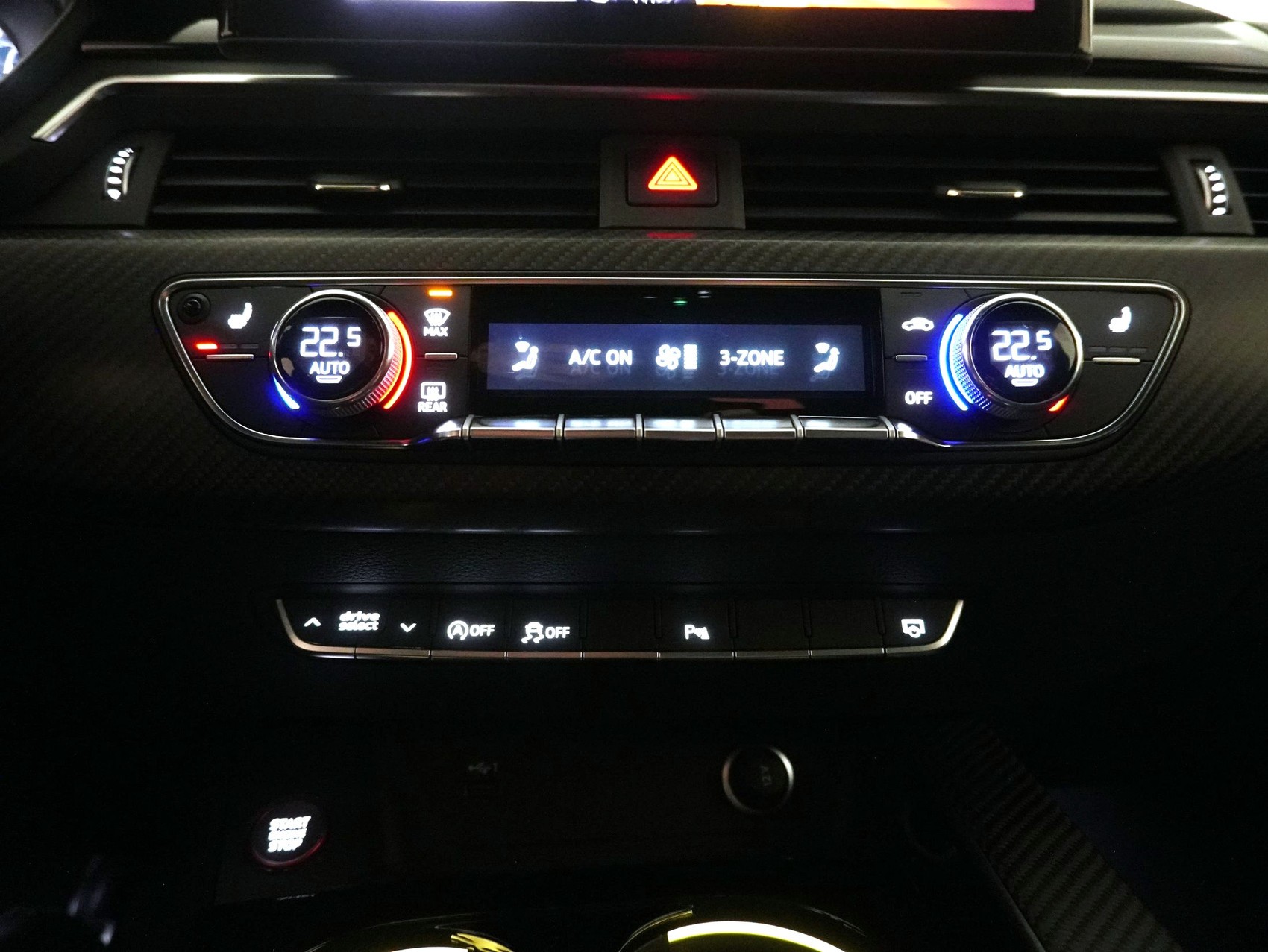 AUDI RS4 Avant 25 year edition quattro ** Audi Werksgarantie bis 12/2029 **-image-17