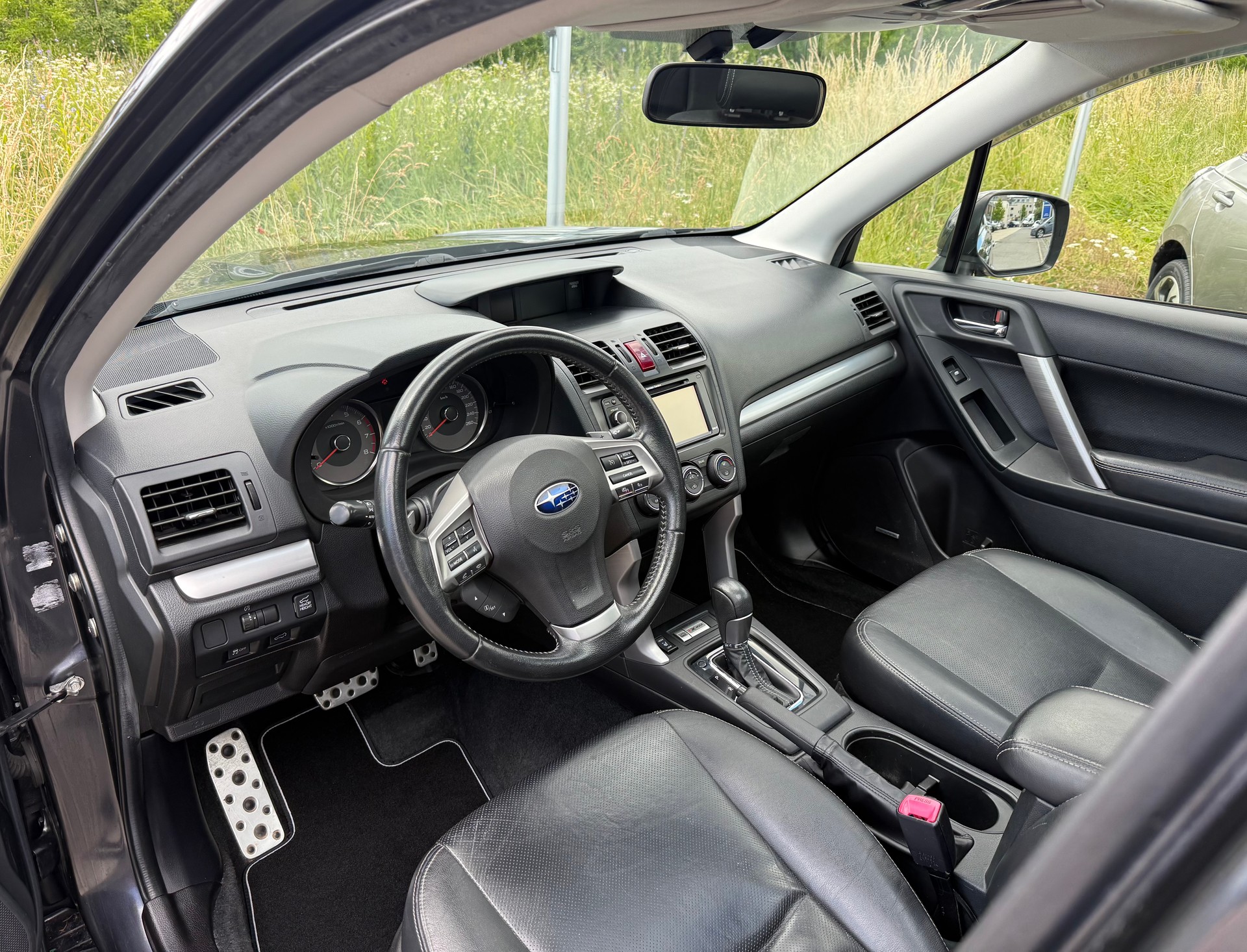 SUBARU Forester 2.0XT Luxury Lineartronic-image-6