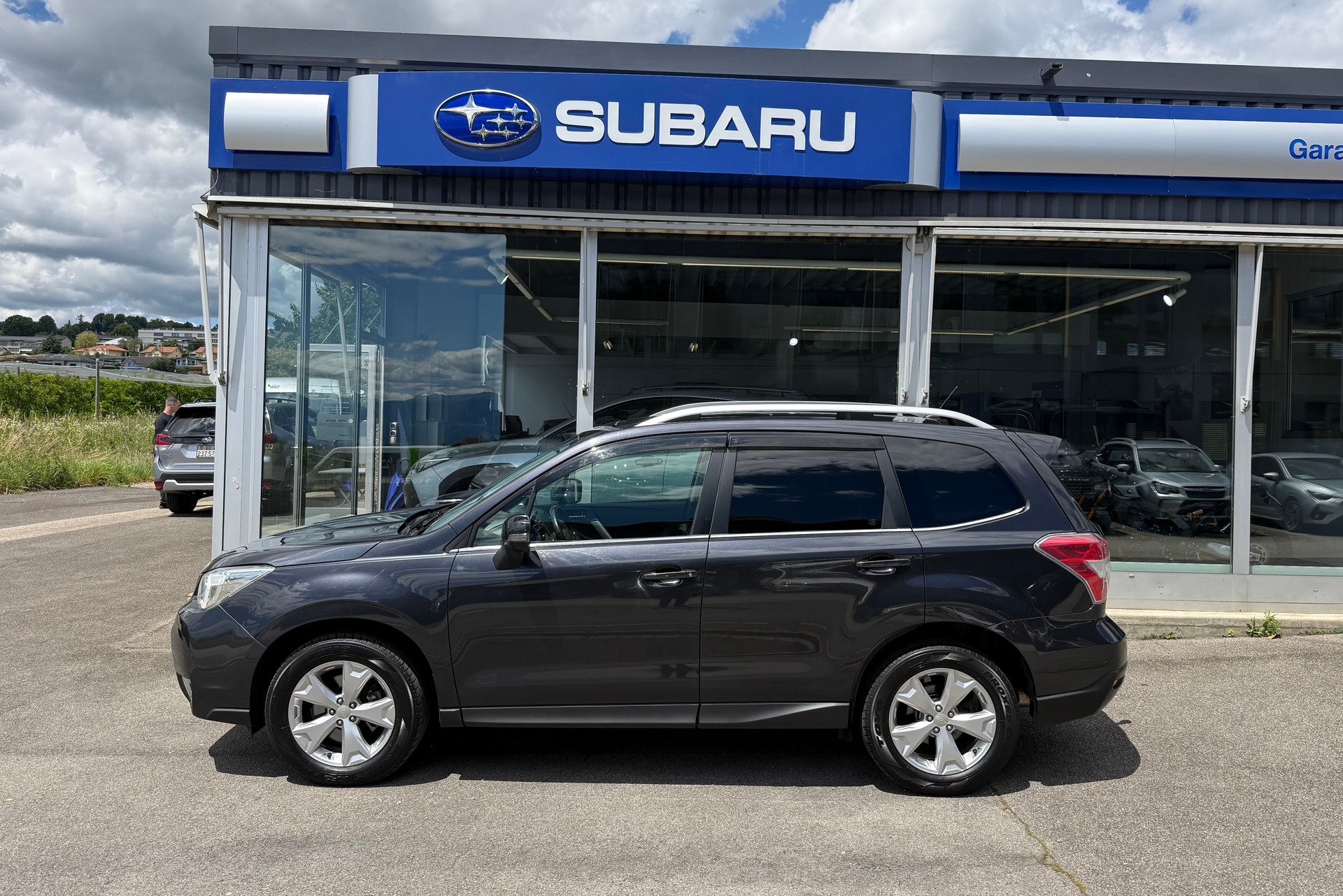 SUBARU Forester 2.0XT Luxury Lineartronic-image-3
