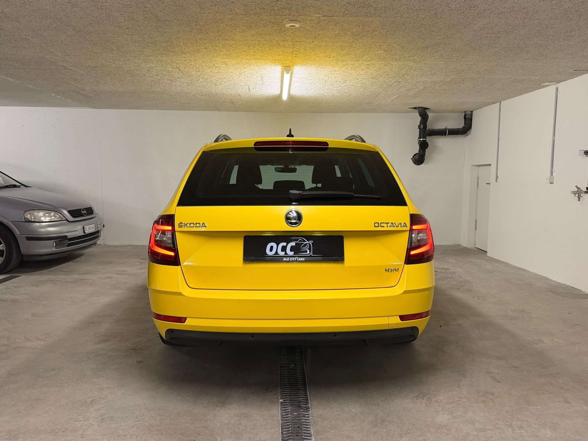 SKODA Octavia Combi 2.0 TDI Ambition 4x4-image-5